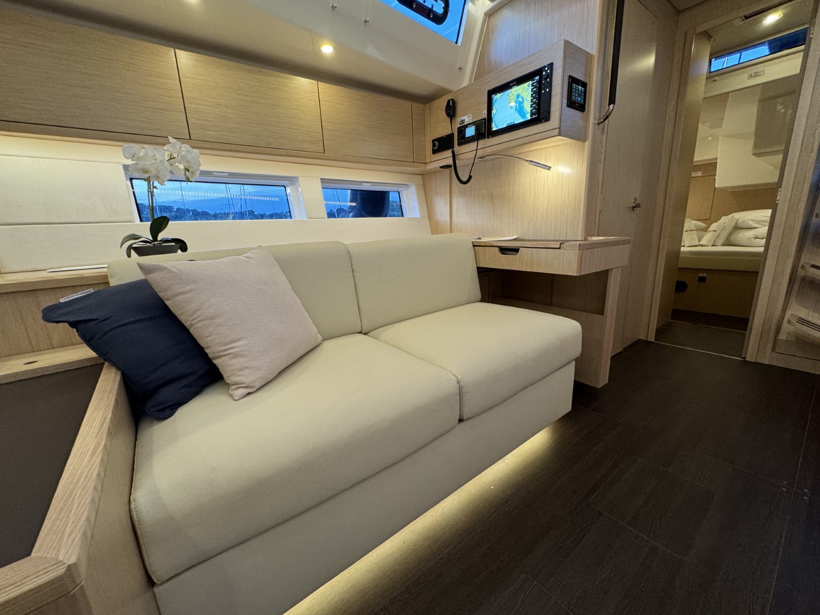Bavaria C57 Style — photo 10
