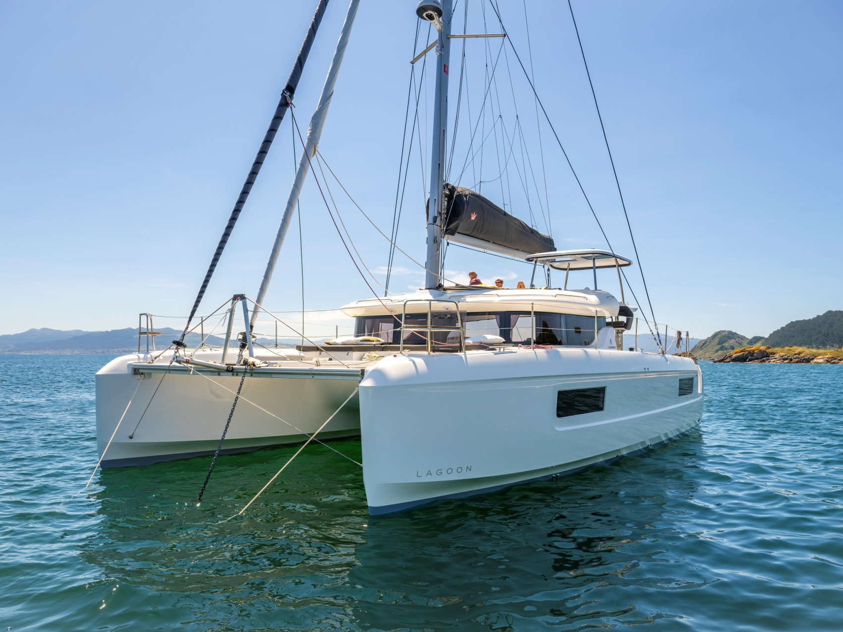 Lagoon 43 — photo 1