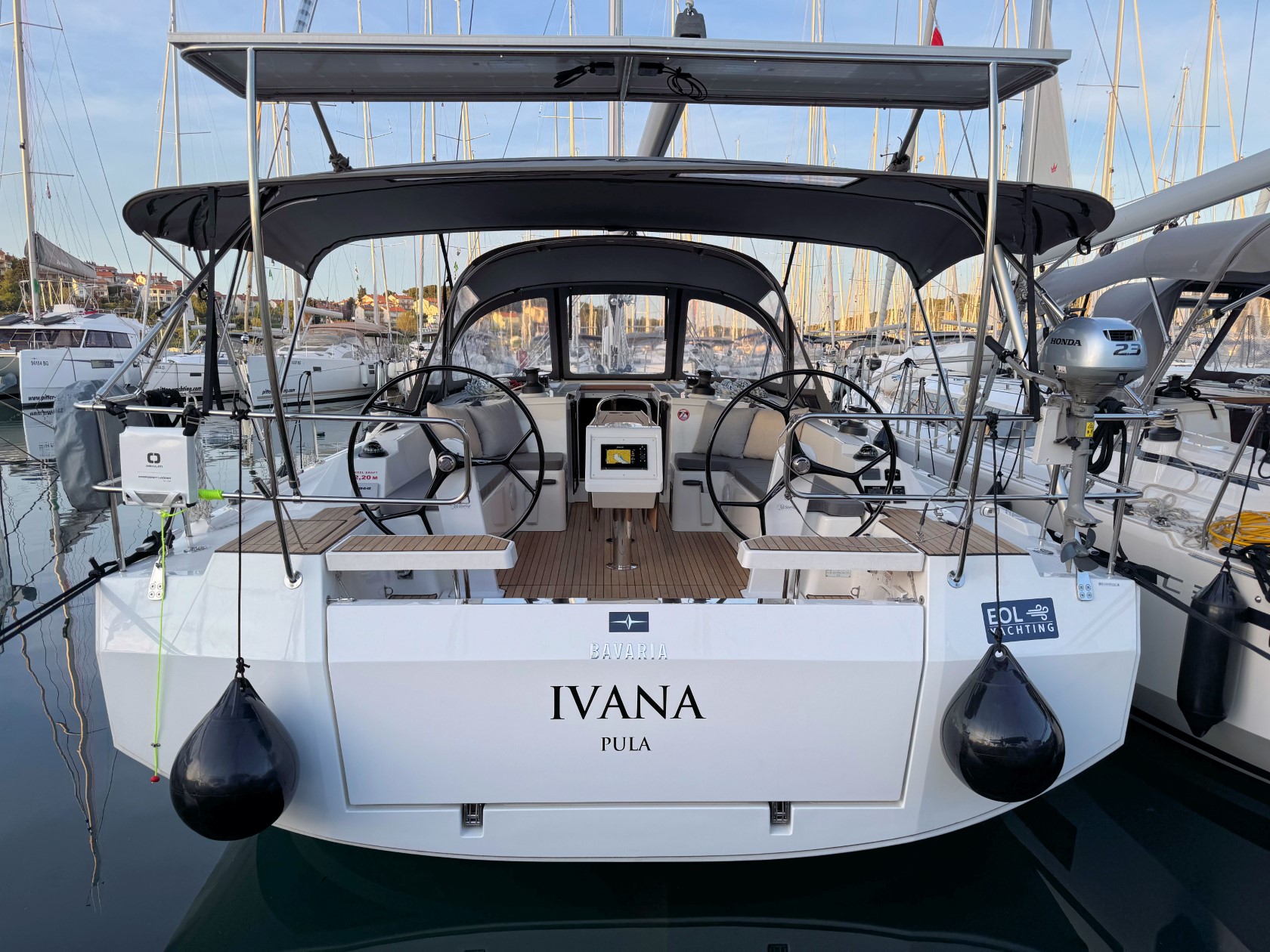 Bavaria C42 — photo 15