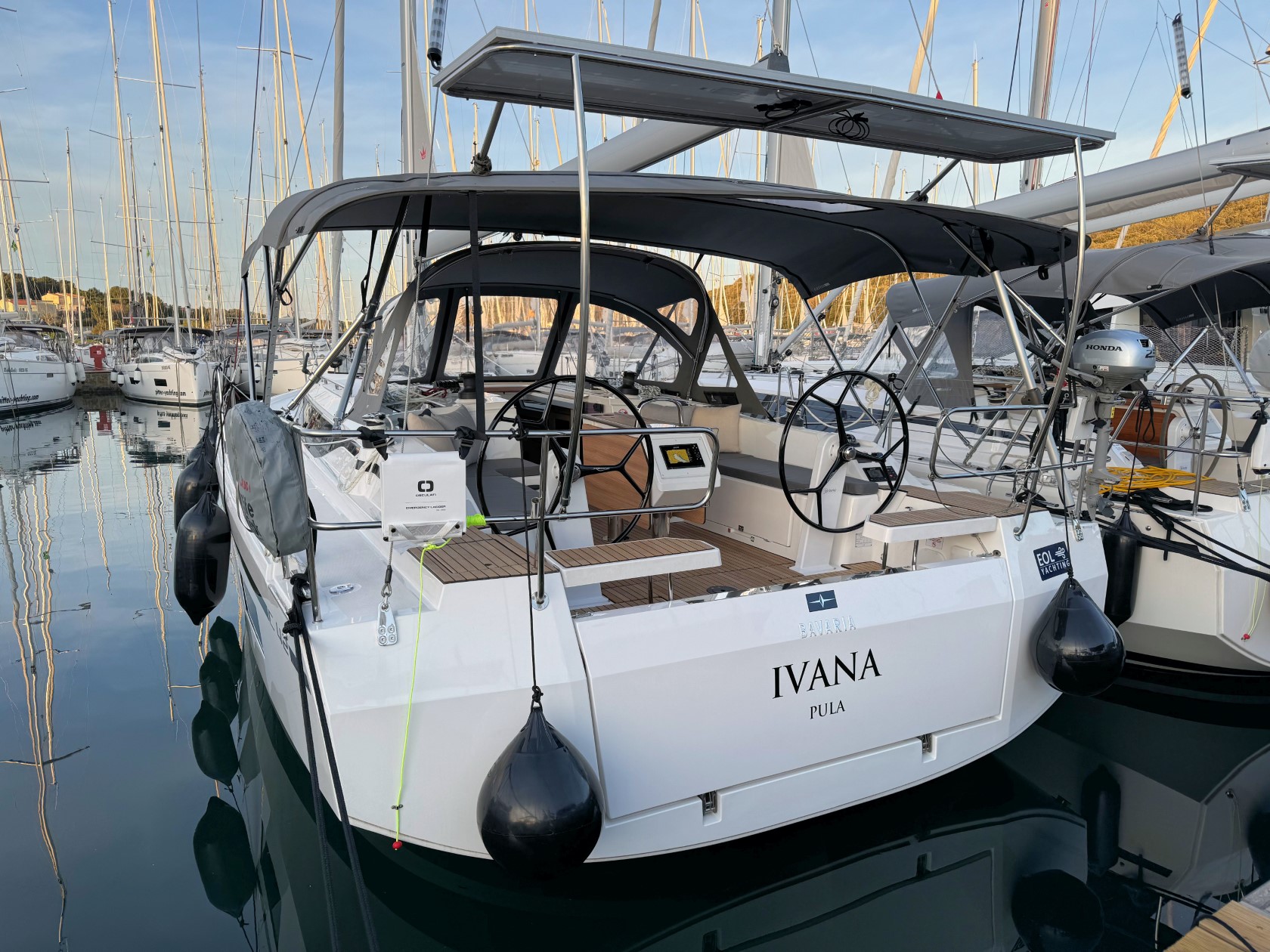 Bavaria C42 — photo 12
