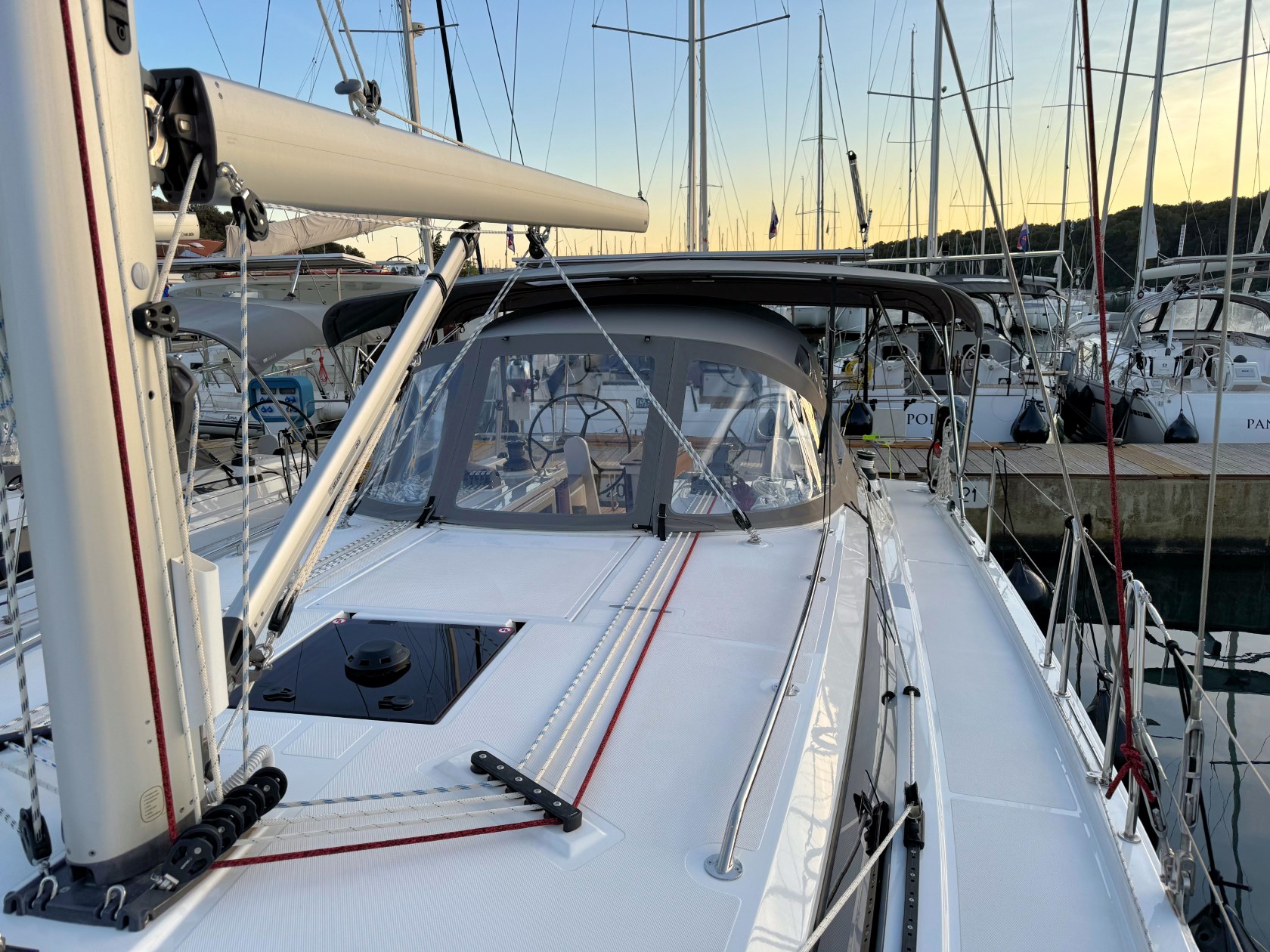 Bavaria C42 — photo 29