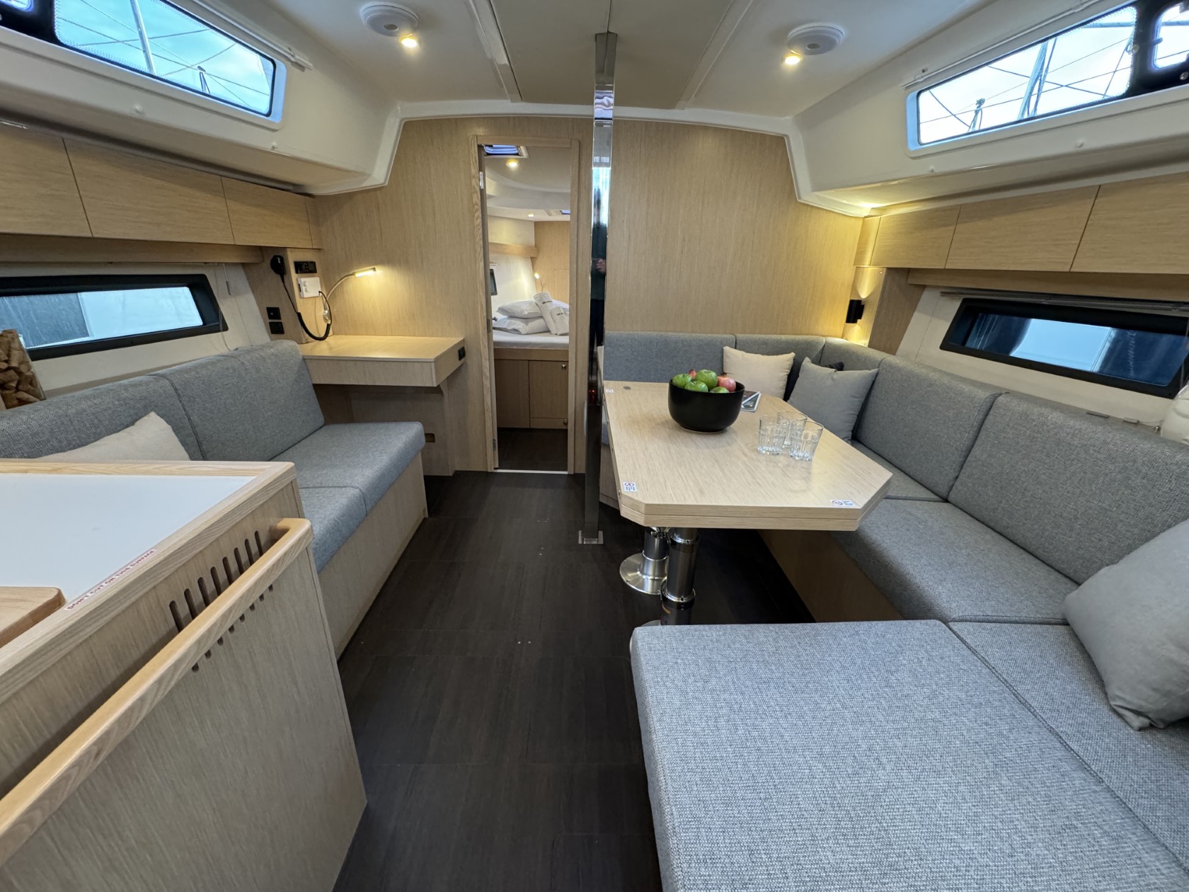 Bavaria C42 — photo 22