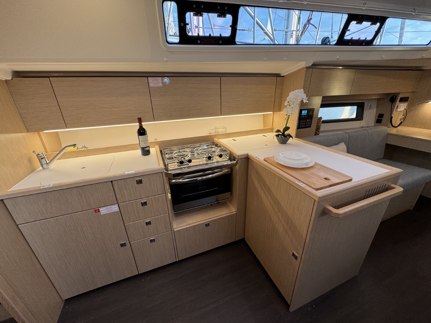 Bavaria C42 — photo 10