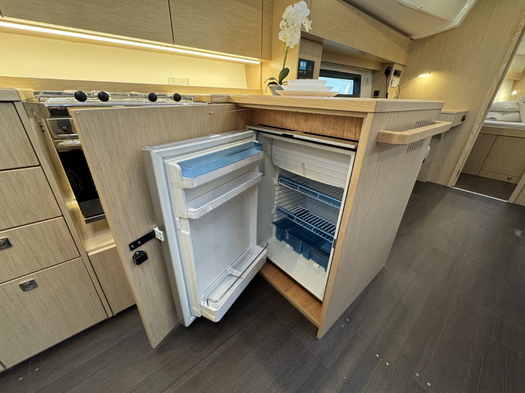 Bavaria C42 — photo 18