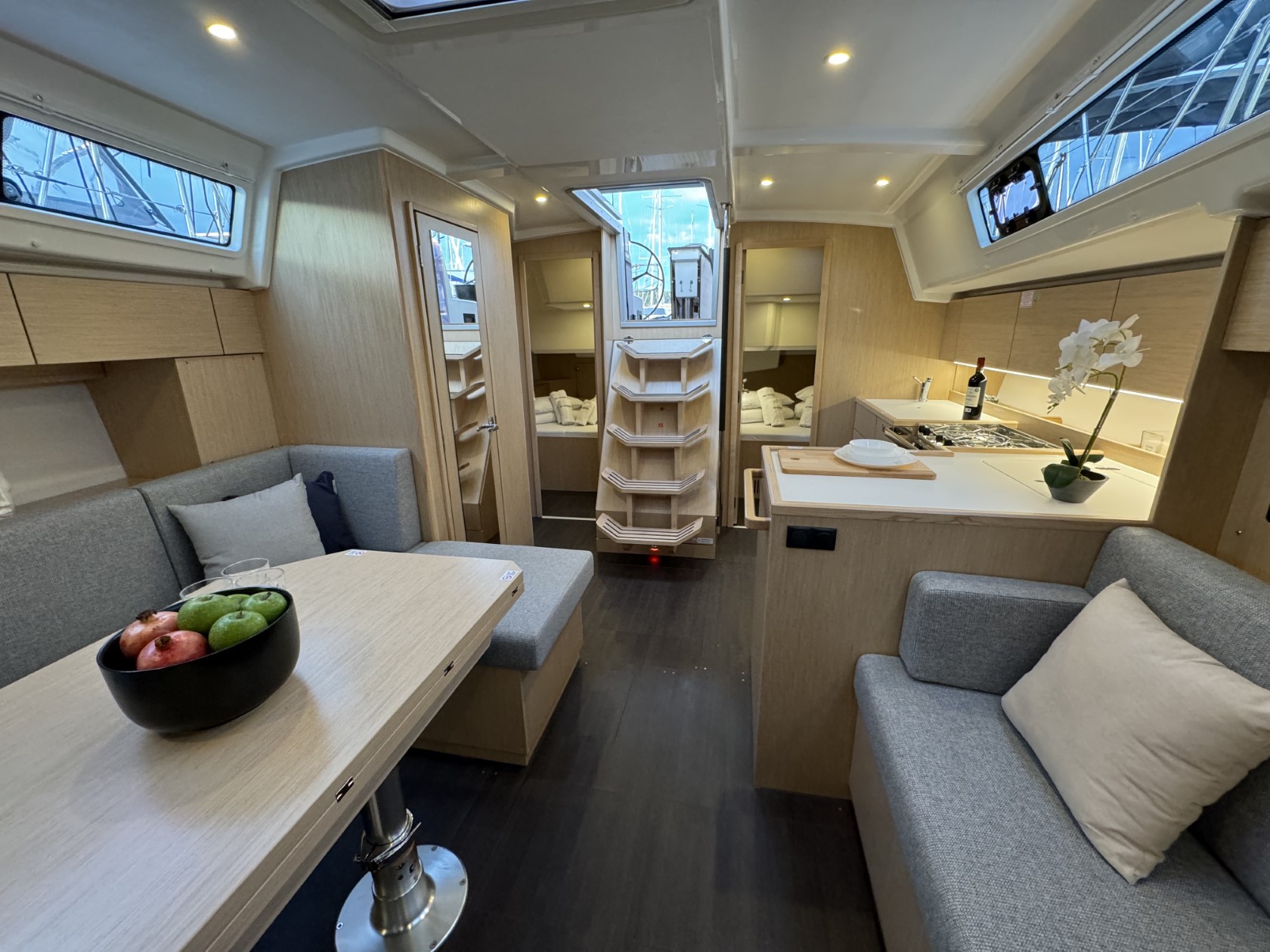 Bavaria C42 — photo 36