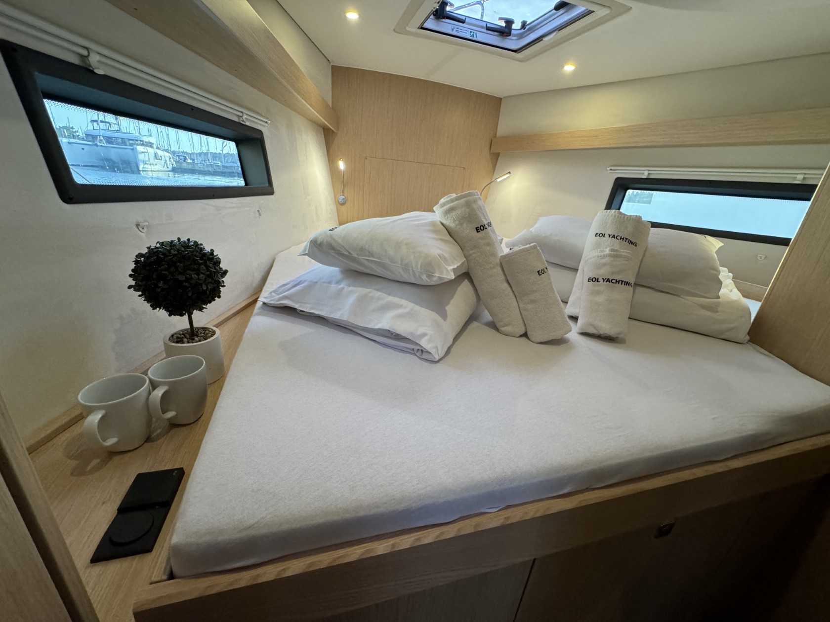 Bavaria C42 — photo 37