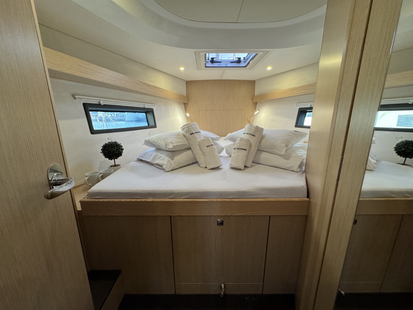 Bavaria C42 — photo 35