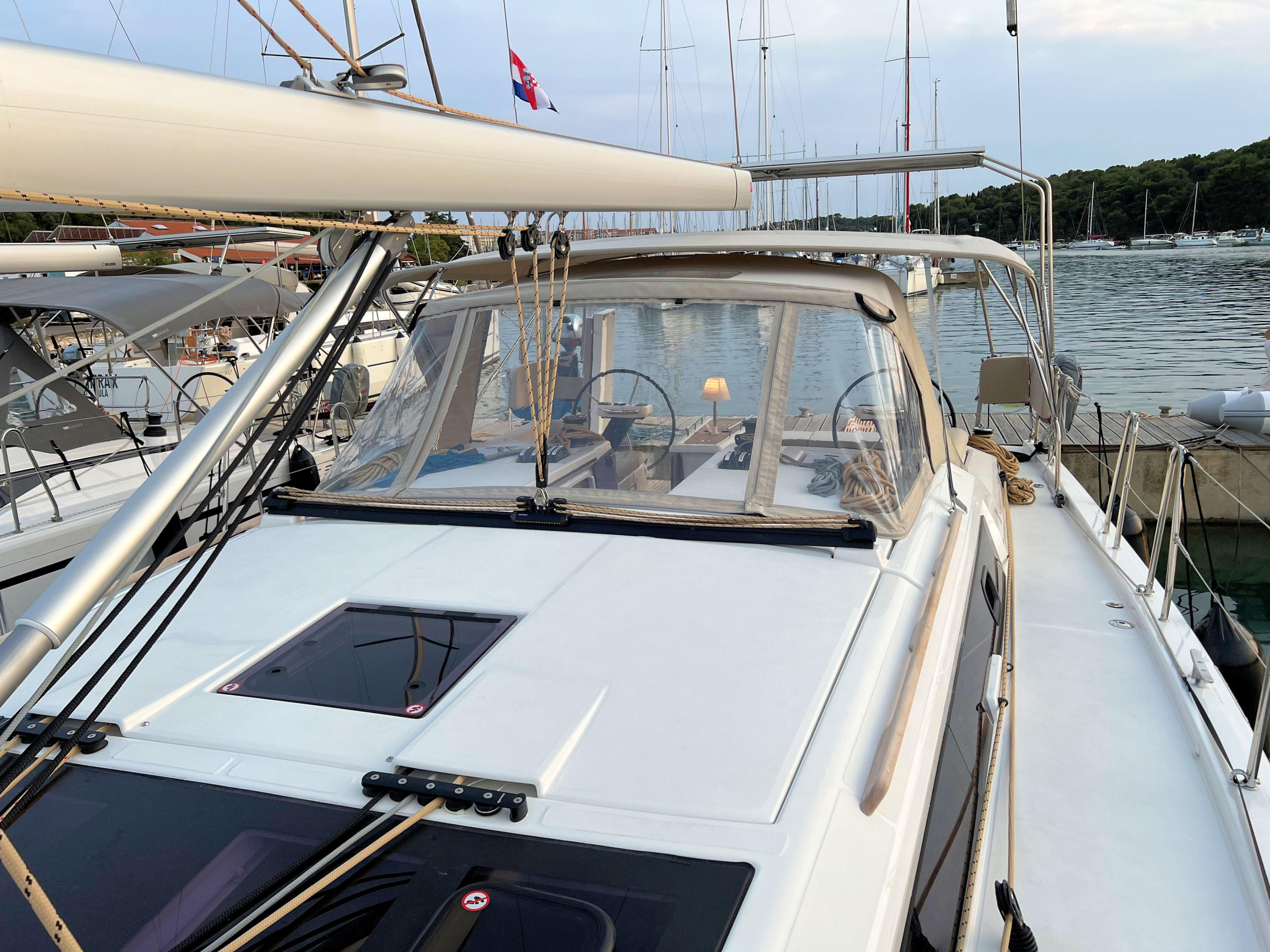 Dufour 430 Grand Large — photo 29