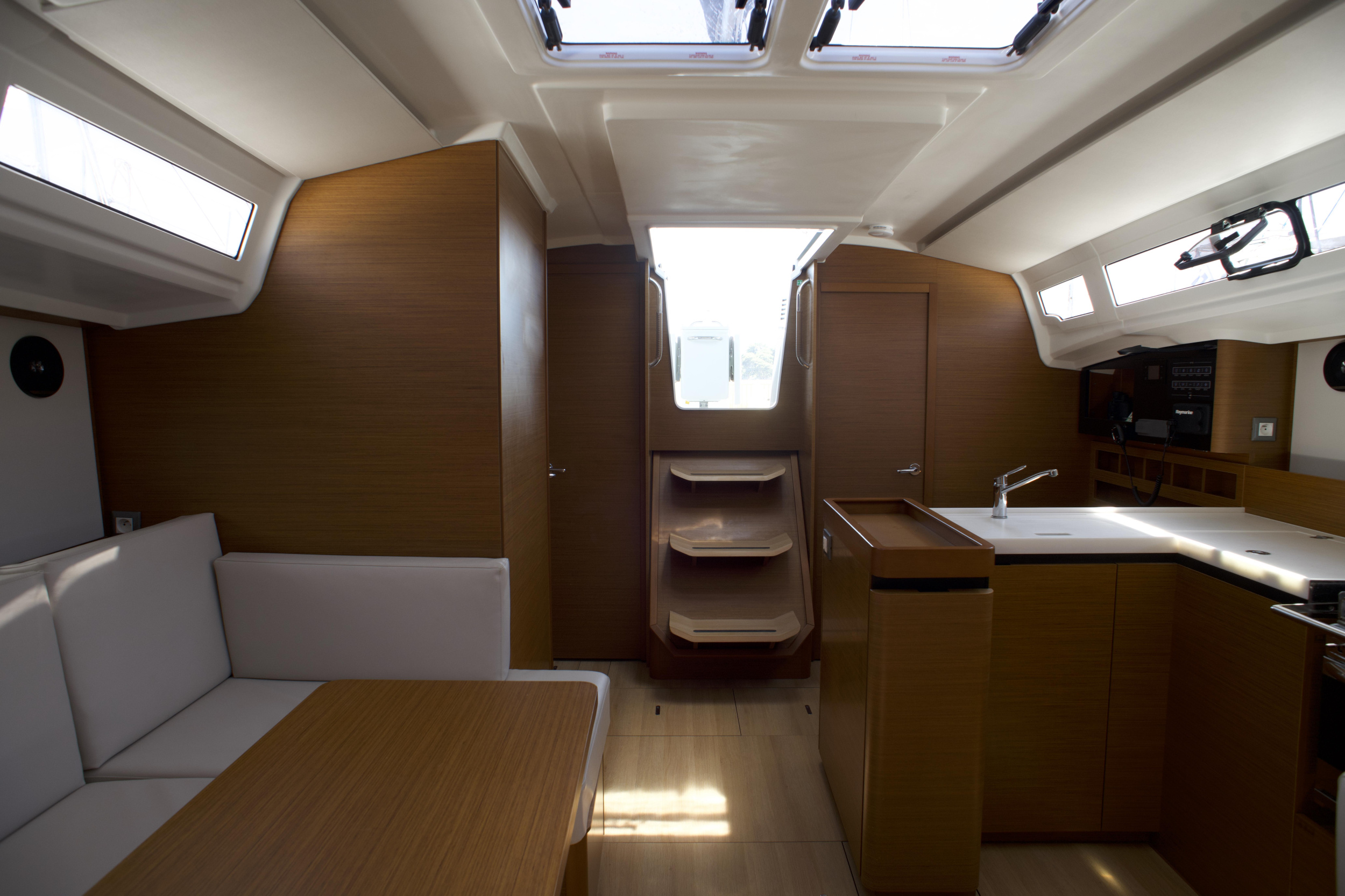 Sun Odyssey 41 — photo 2