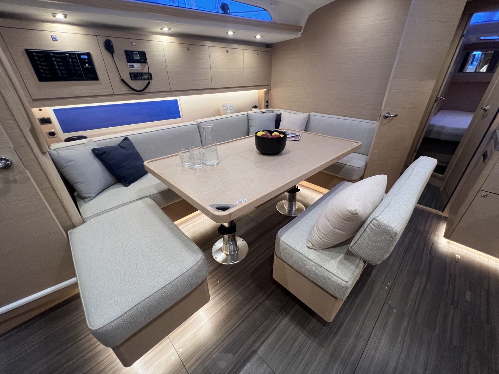 Dufour 470 Grand Large — photo 21