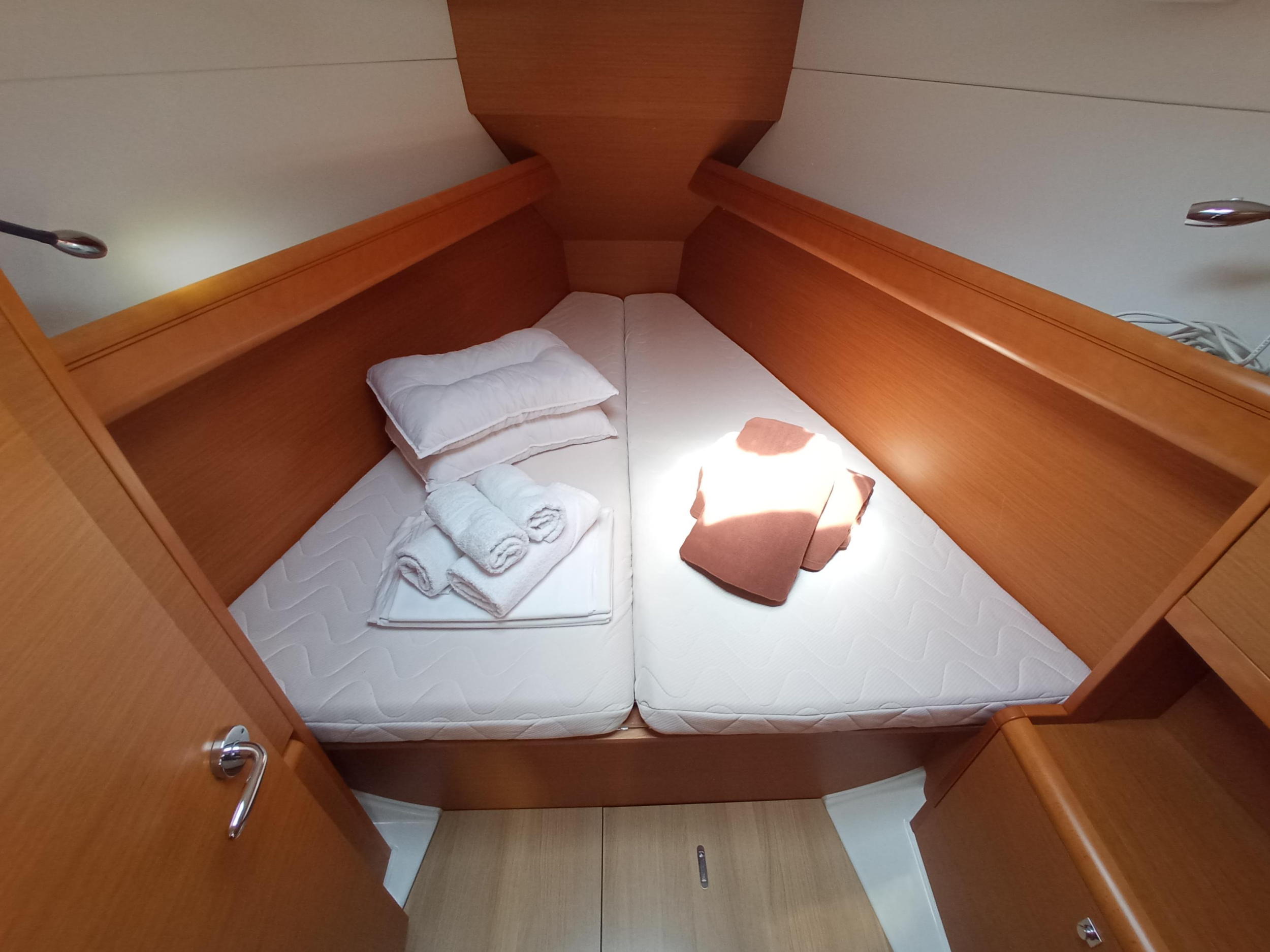 Sun Odyssey 379 — photo 4