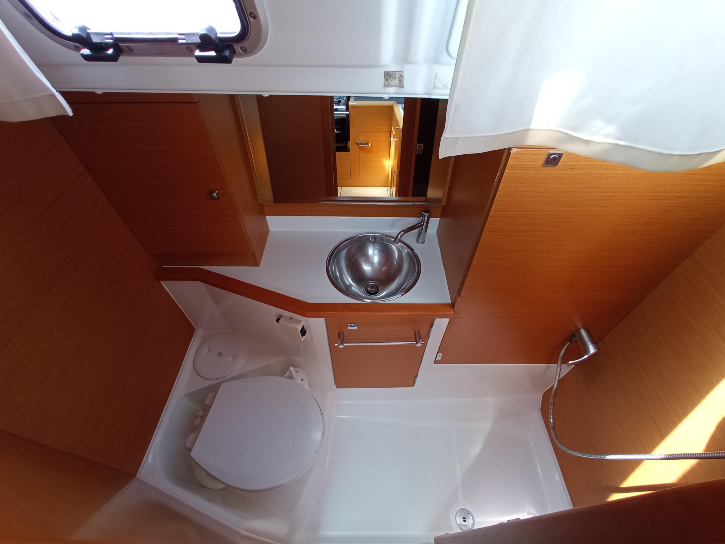 Sun Odyssey 379 — photo 2