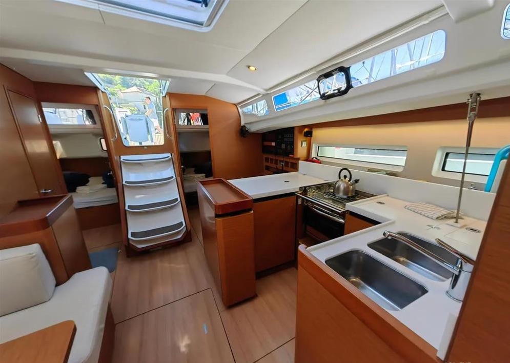 Sun Odyssey 440 (4 cab) — photo 6