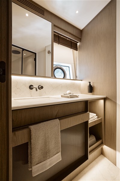 Azimut 82 Fly — photo 11
