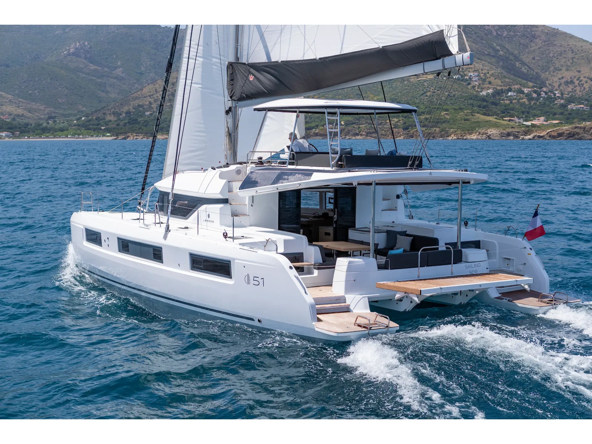 Lagoon 51 — photo 1