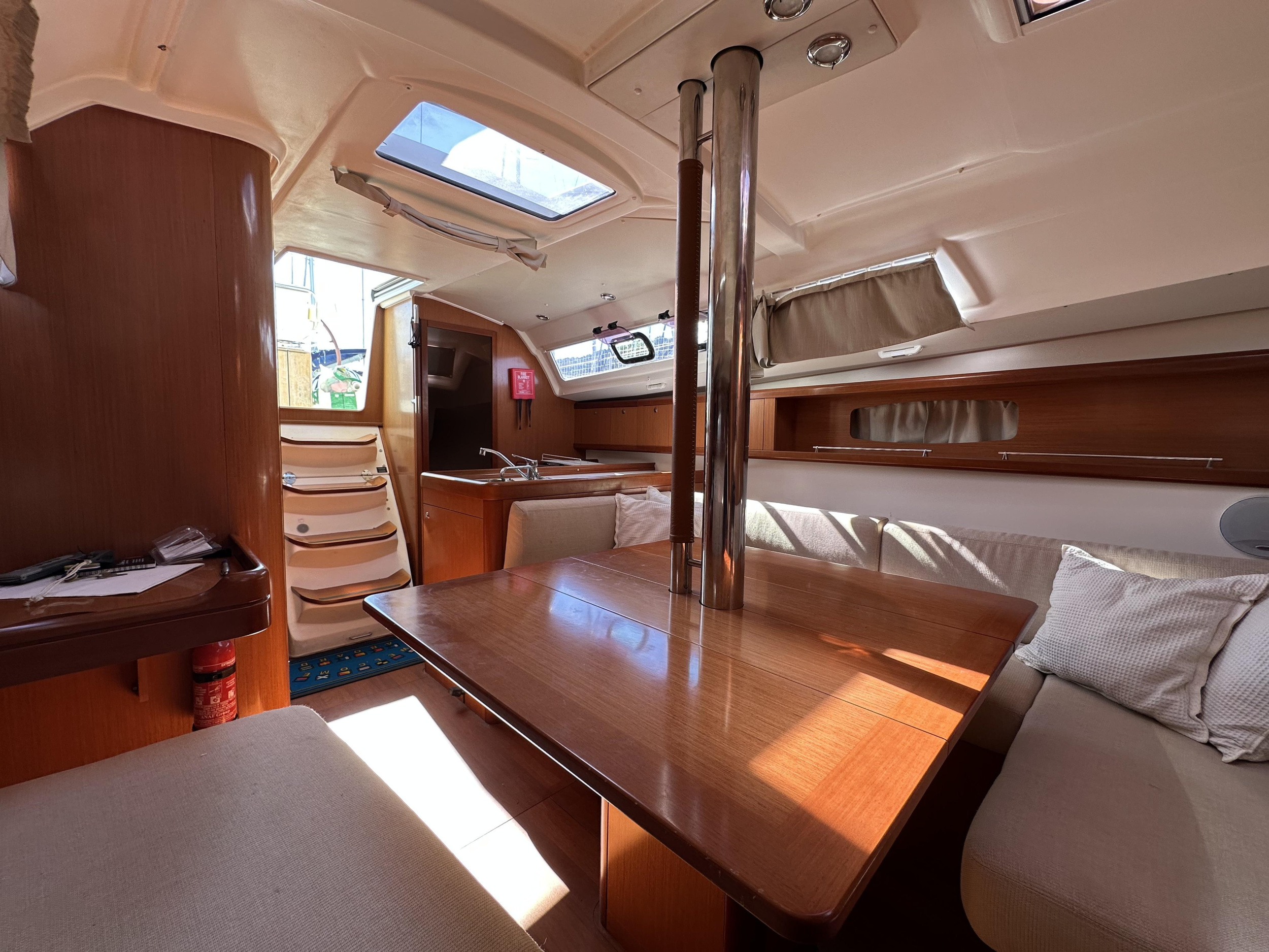 Oceanis 34 — photo 22