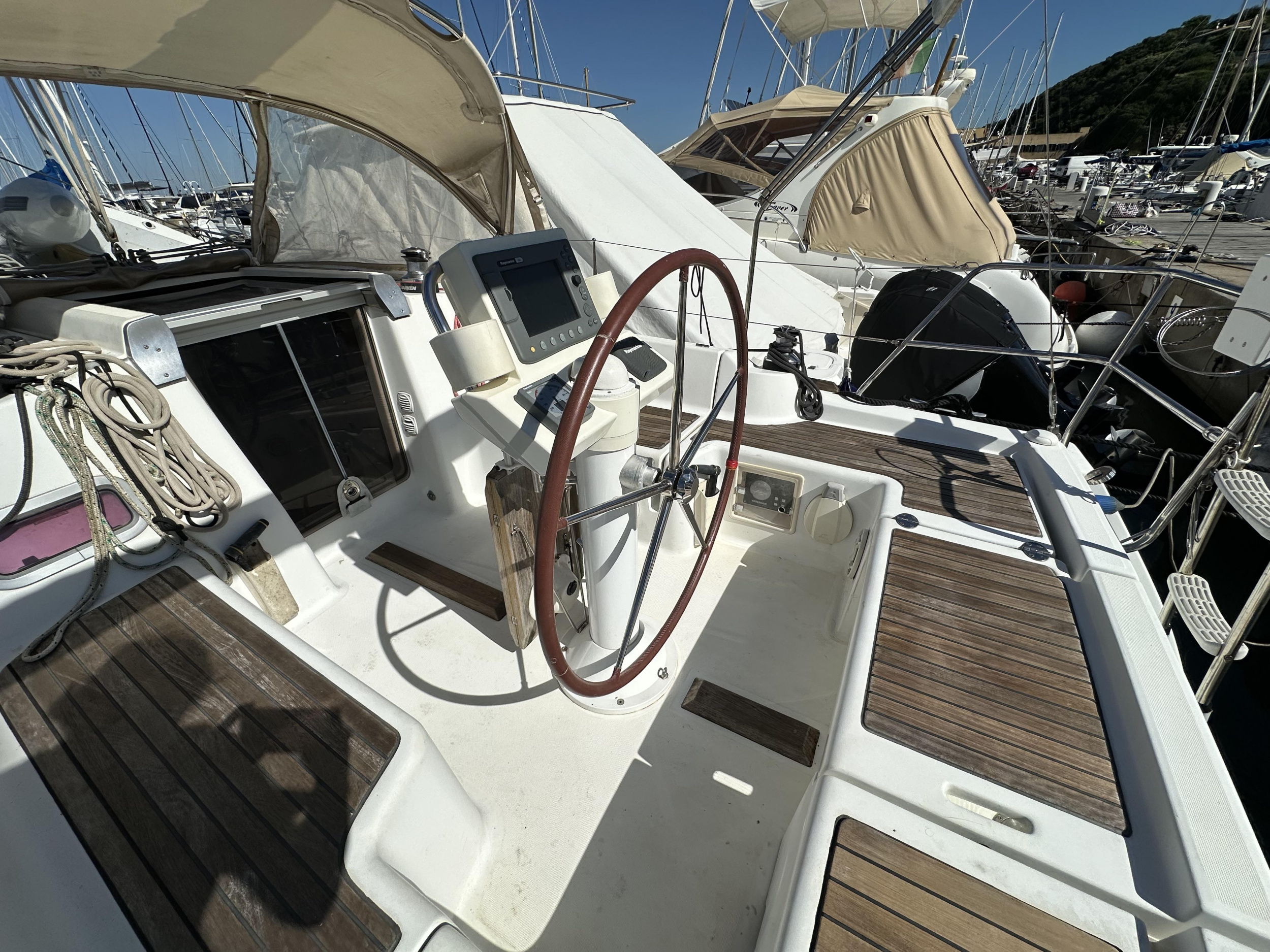 Oceanis 34 — photo 18