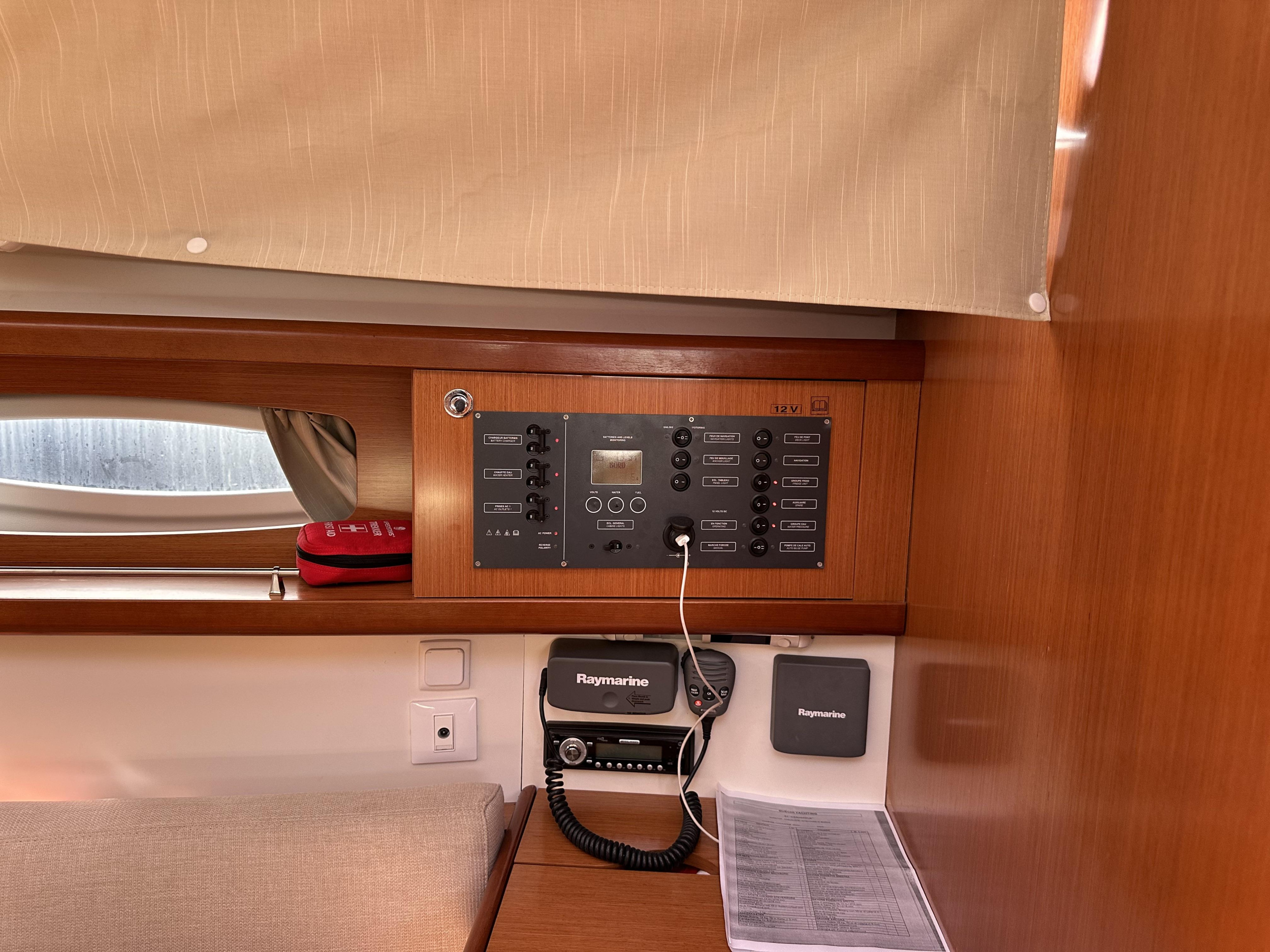 Oceanis 34 — photo 14