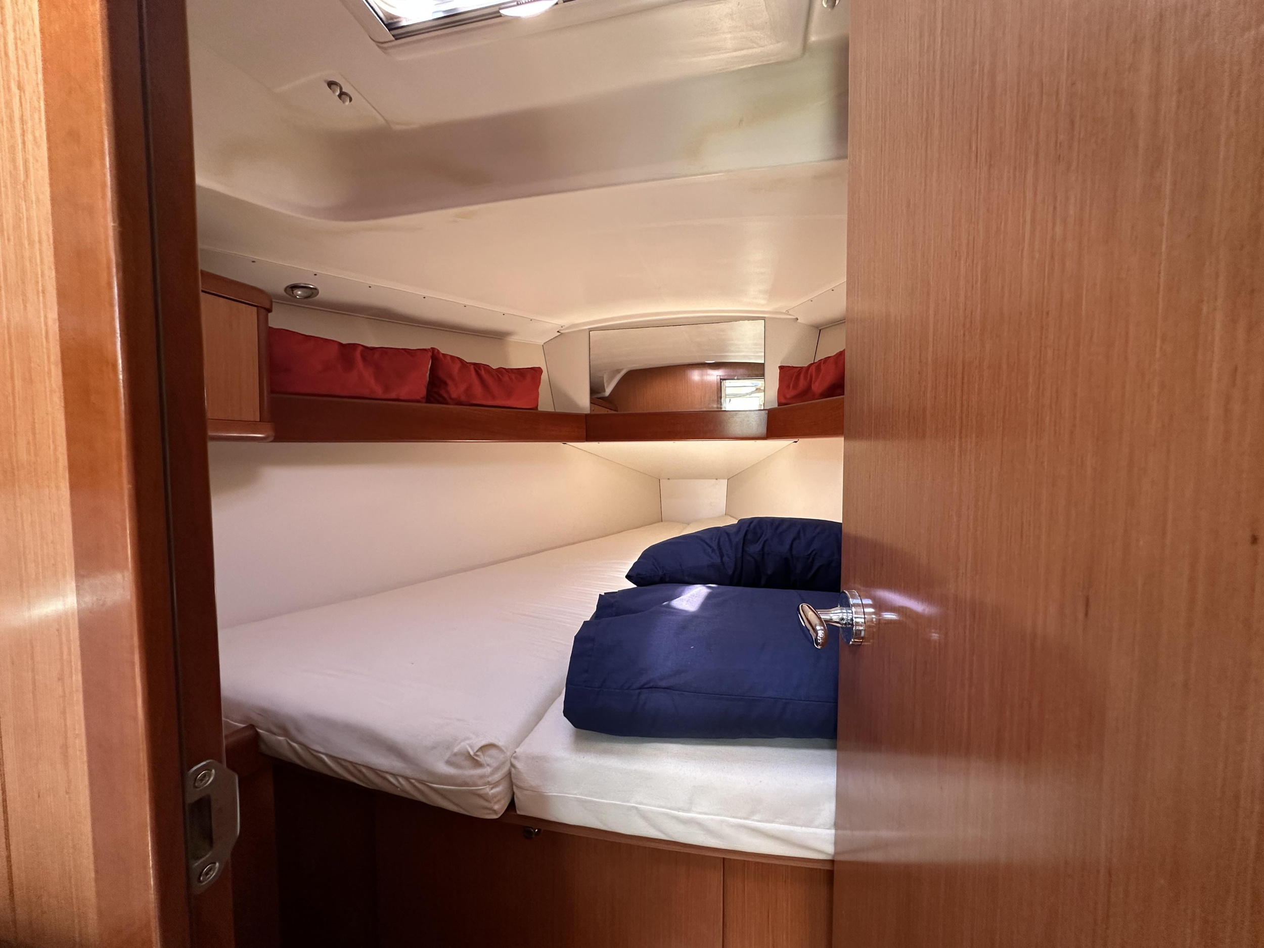 Oceanis 34 — photo 9
