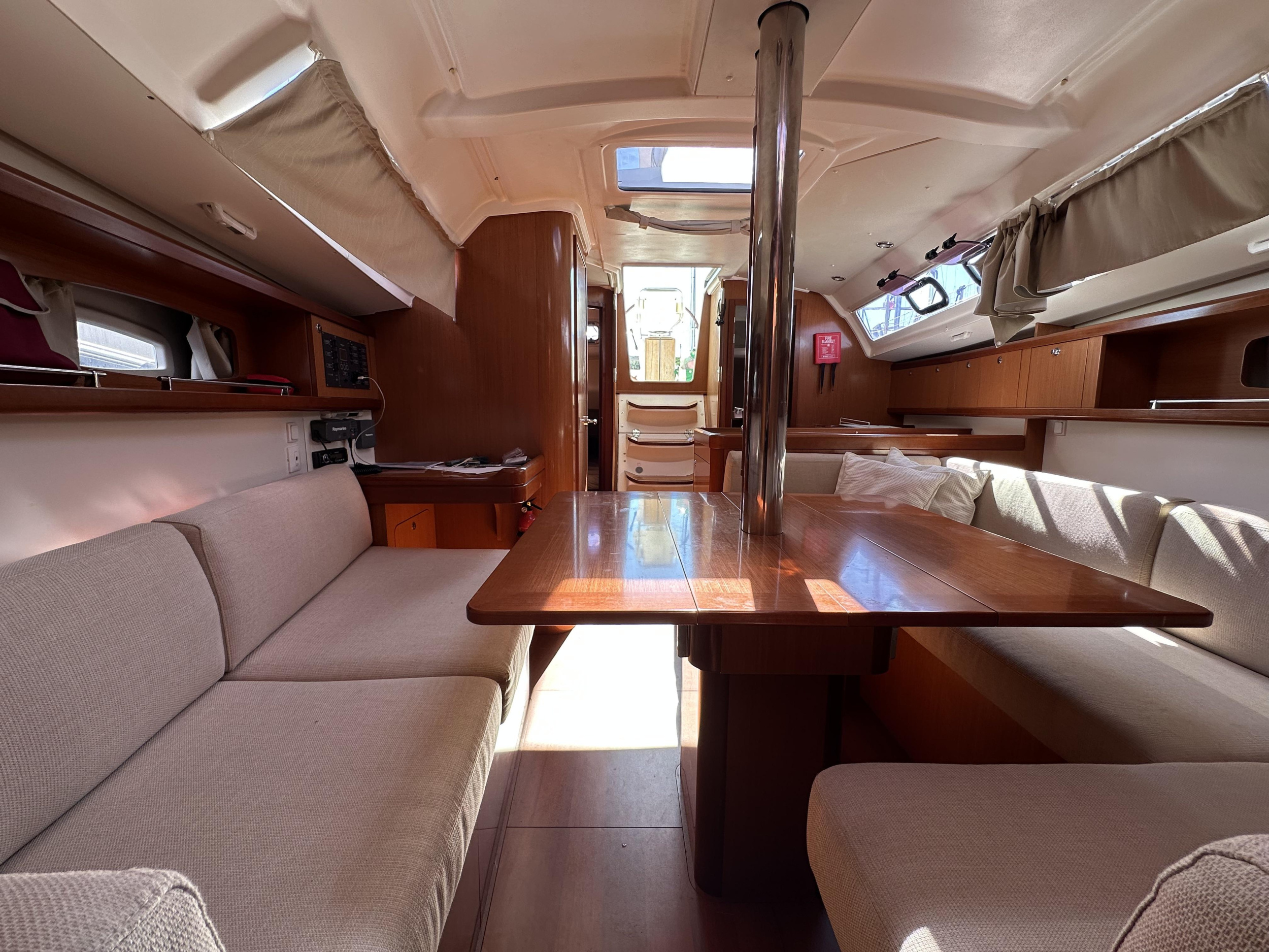 Oceanis 34 — photo 4