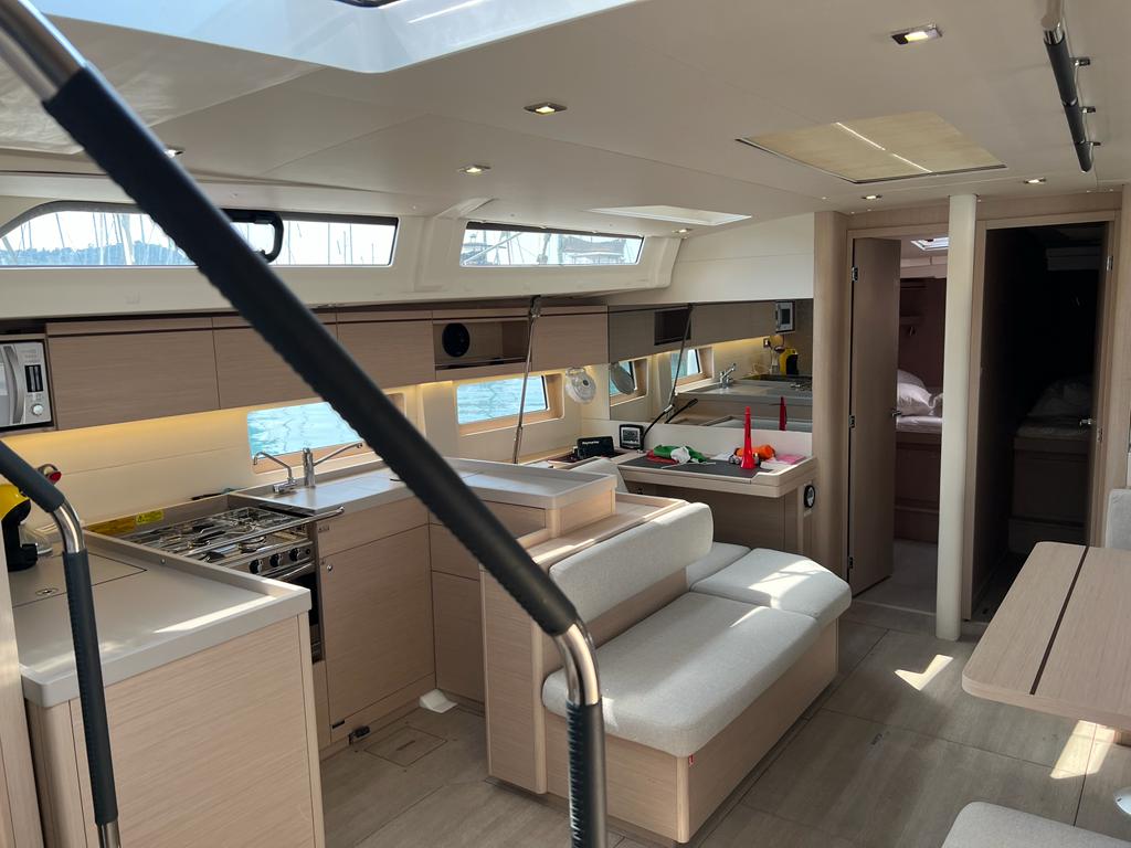 Oceanis 51.1 — photo 9