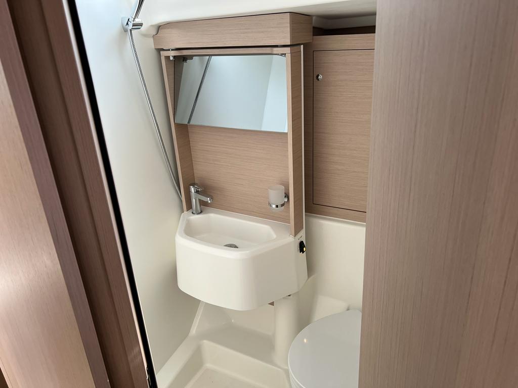 Oceanis 51.1 — photo 12