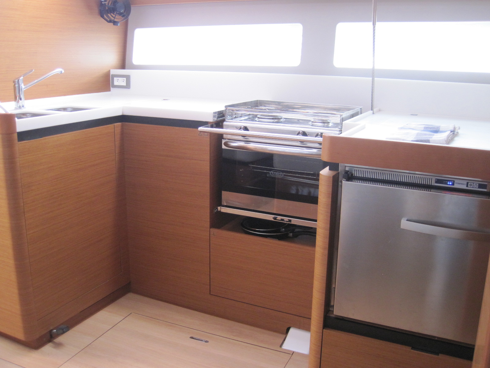 Sun Odyssey 490 — photo 32