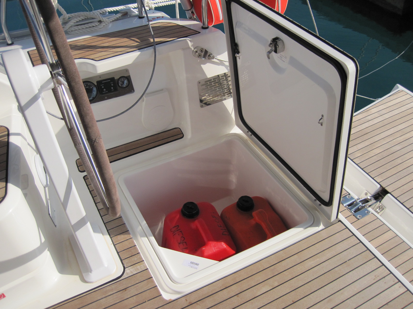 Bavaria Cruiser 41 — photo 28