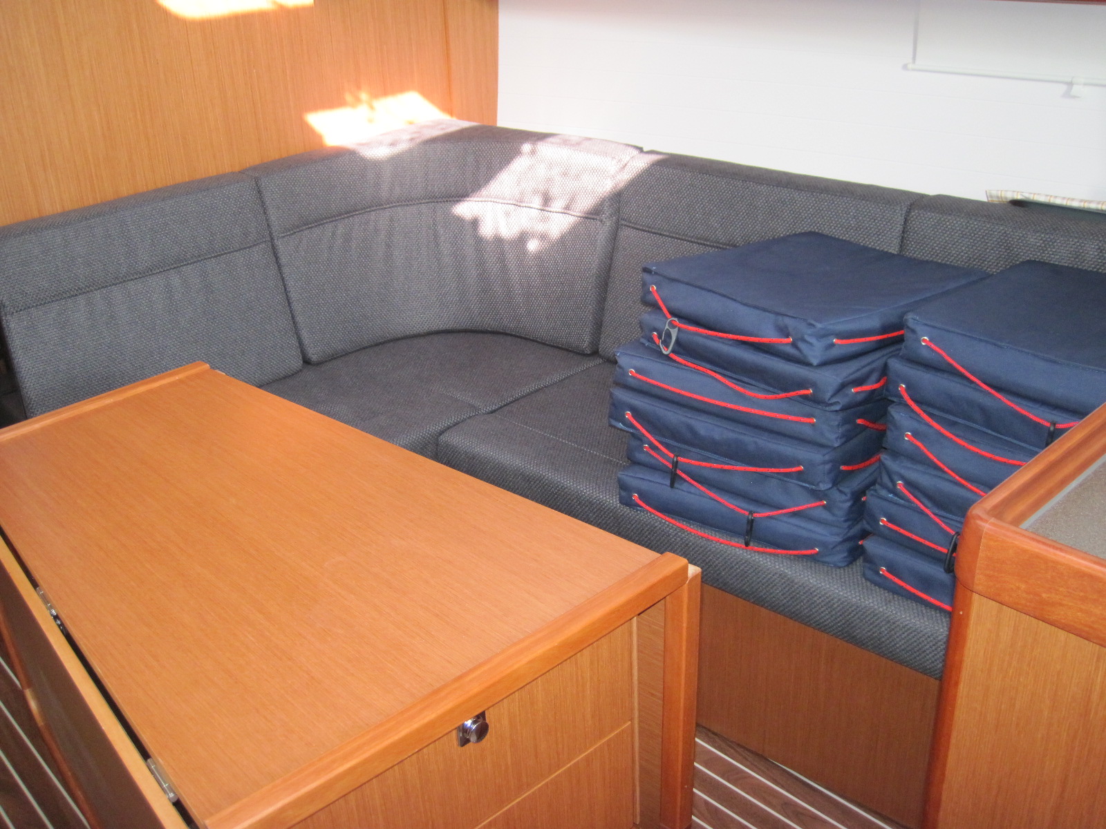 Bavaria Cruiser 37 — photo 25