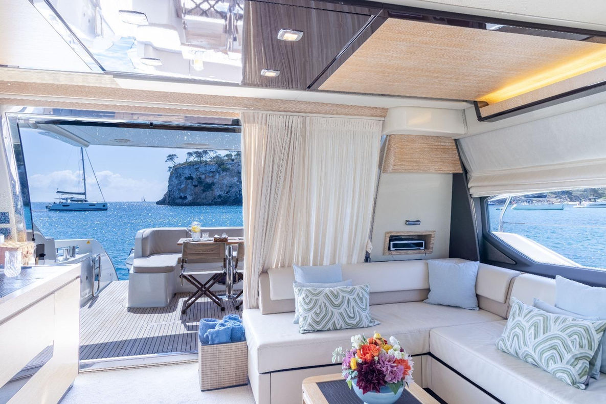 Azimut 64 — photo 9