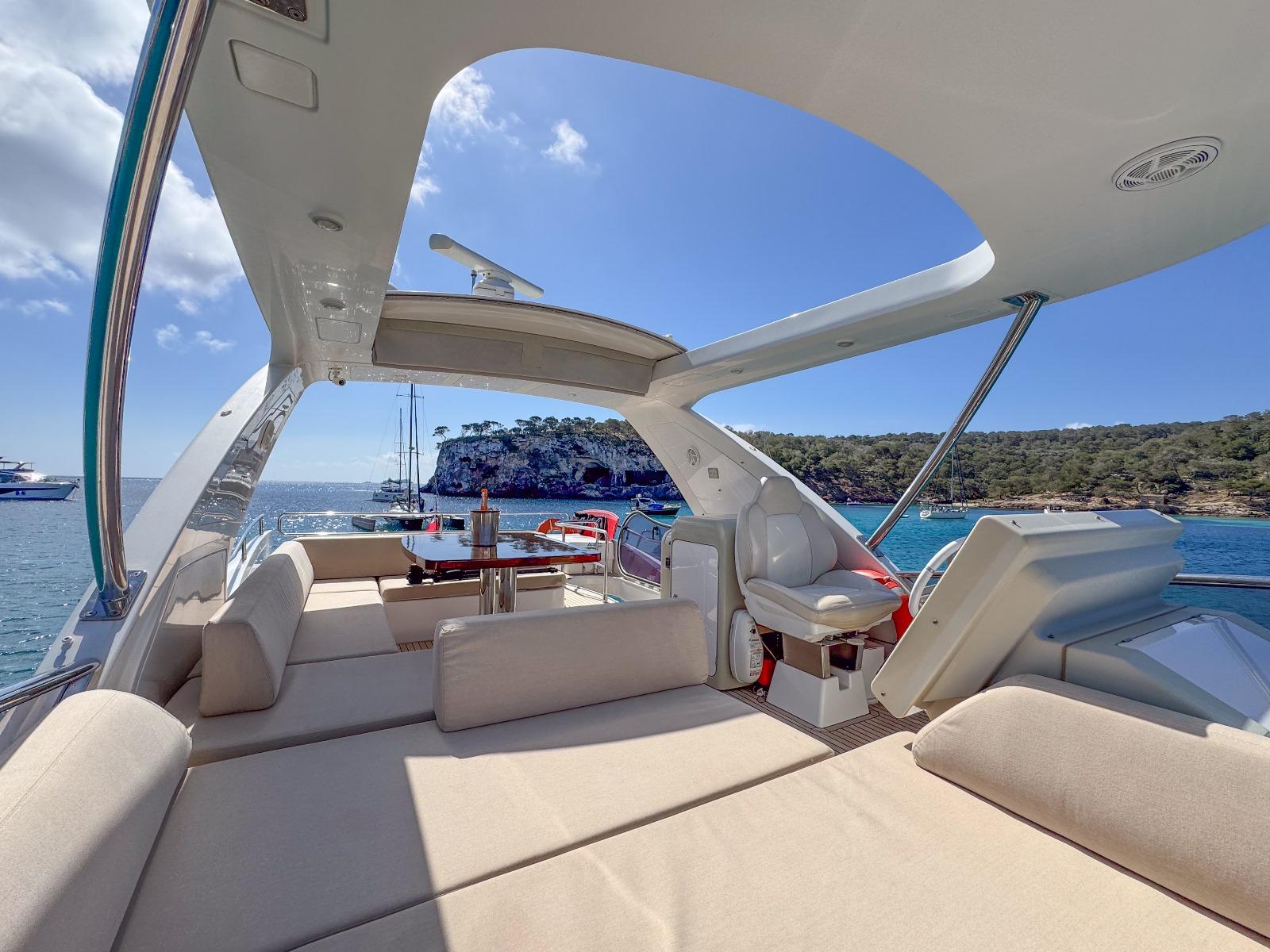 Azimut 64 — photo 16