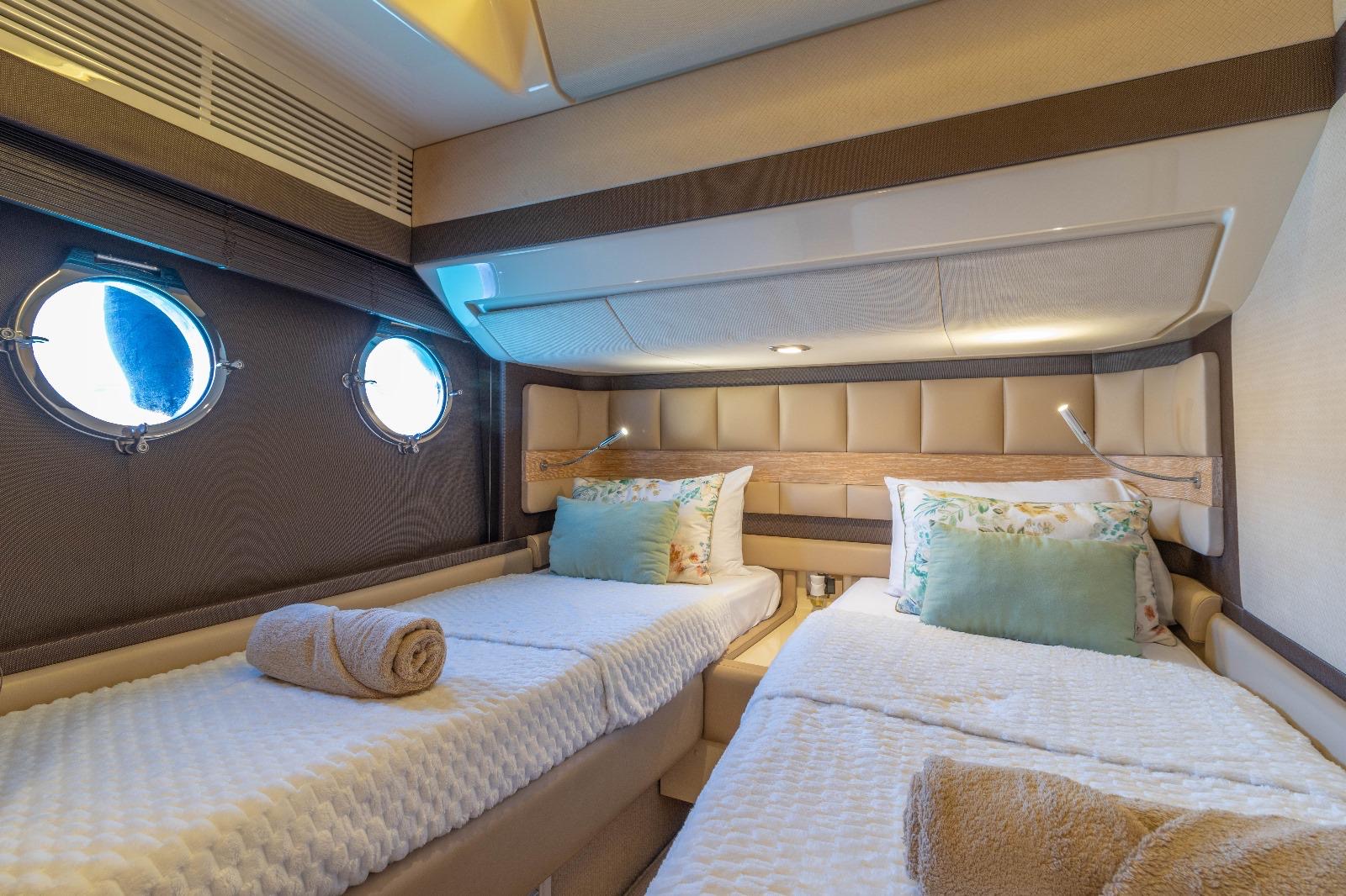 Azimut 64 — photo 5