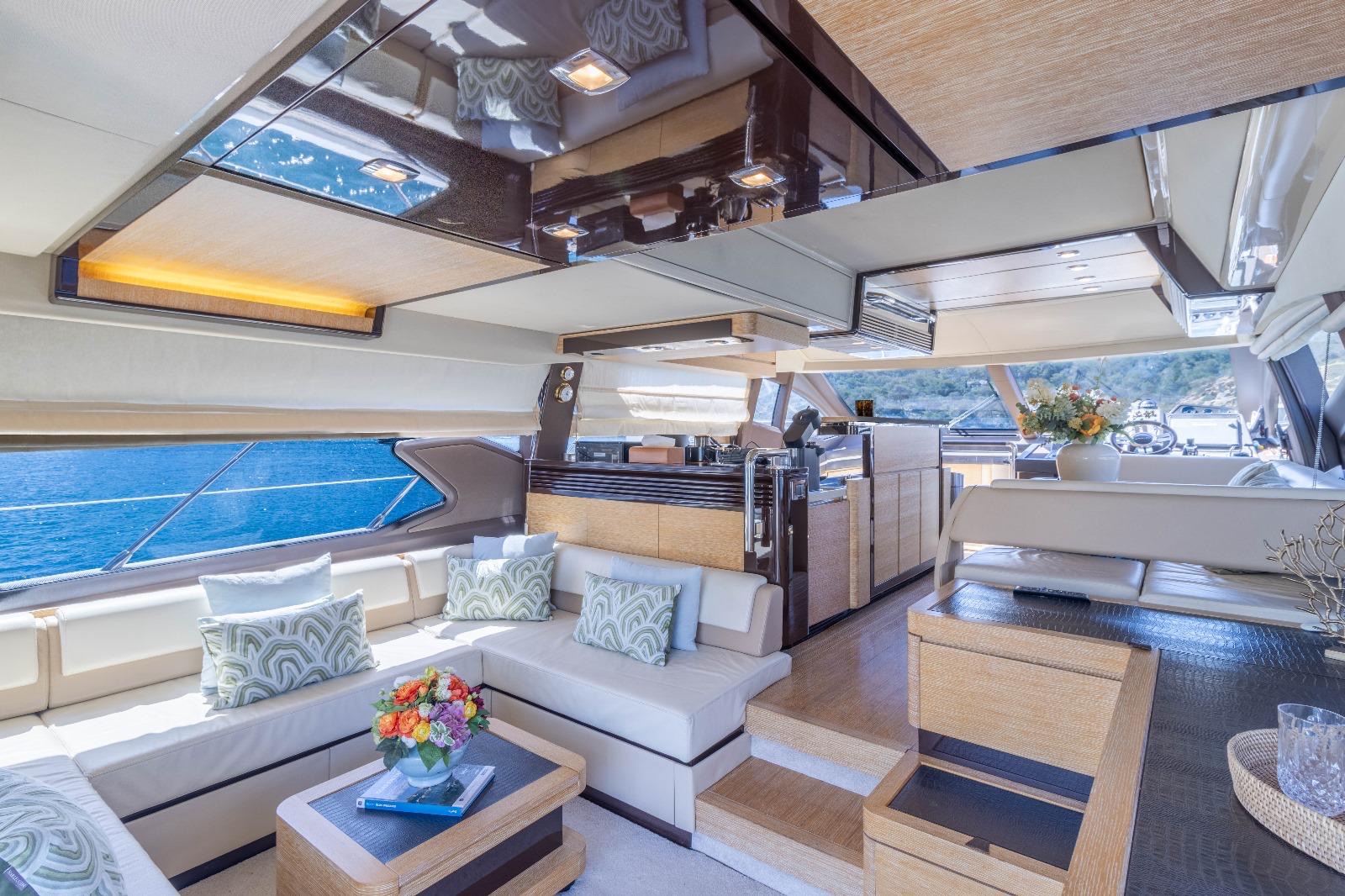 Azimut 64 — photo 6
