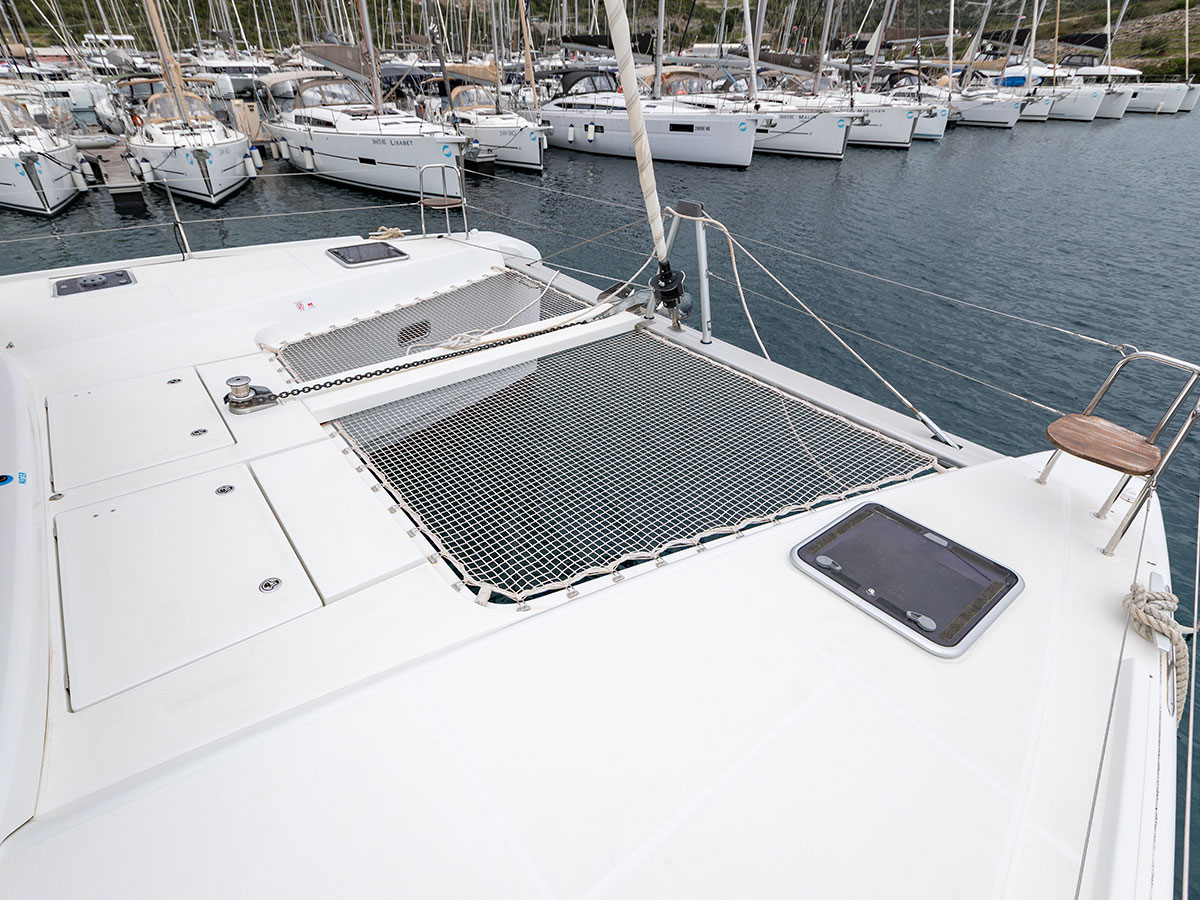 Lagoon 42 — photo 13