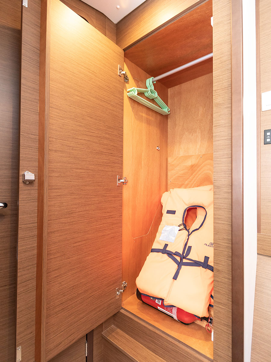 Lagoon 42 — photo 17
