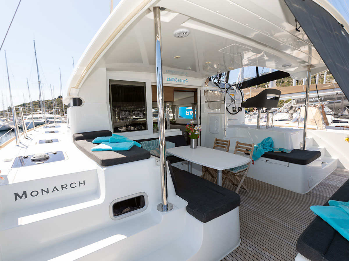 Lagoon 40 — photo 25