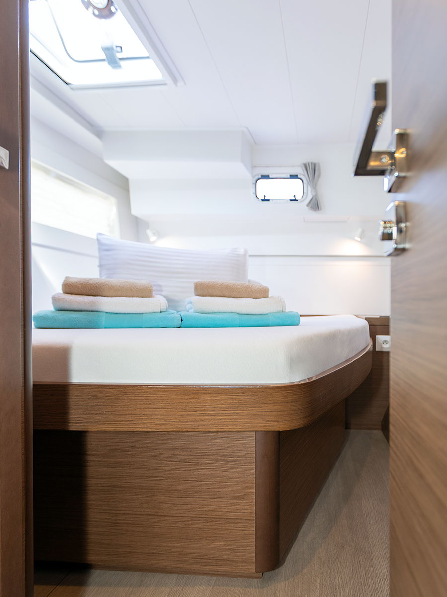 Lagoon 40 — photo 16