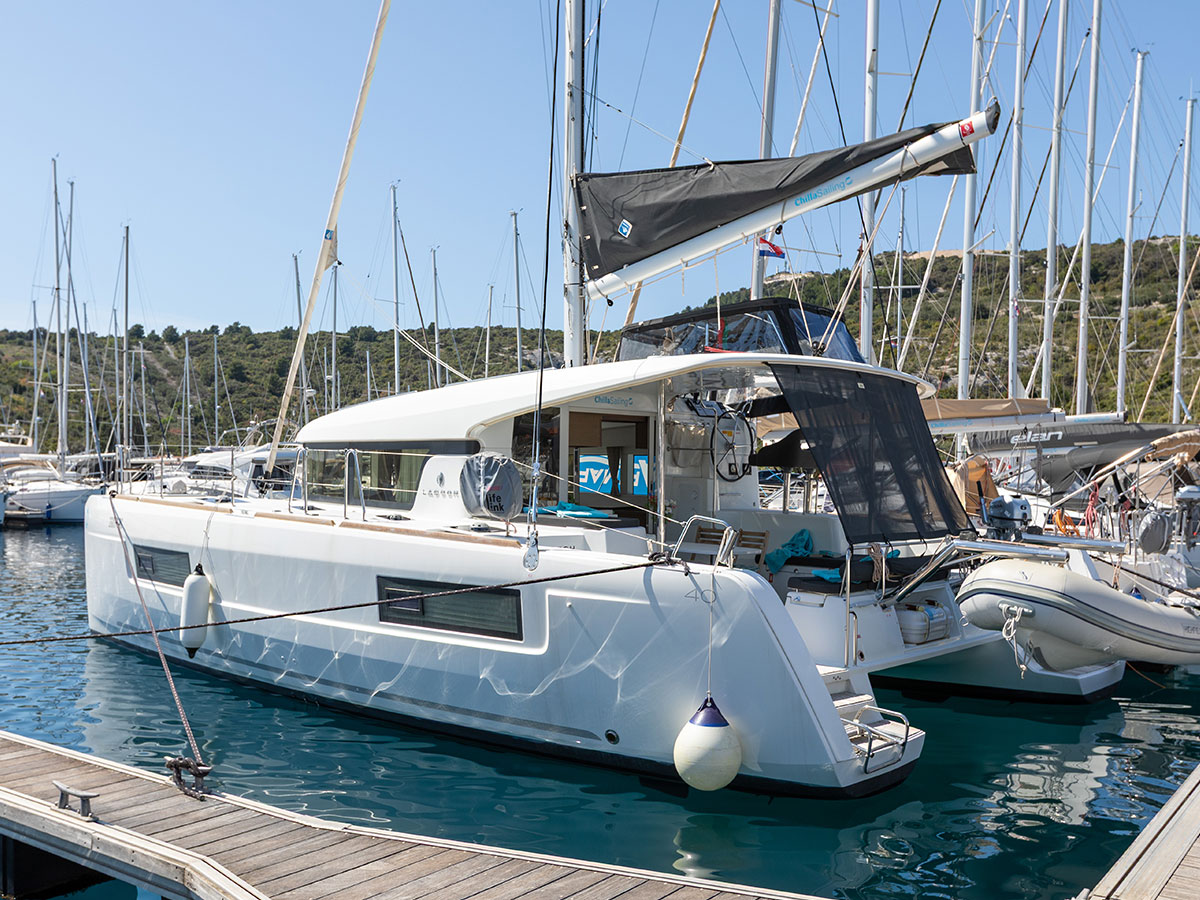 Lagoon 40 — photo 21