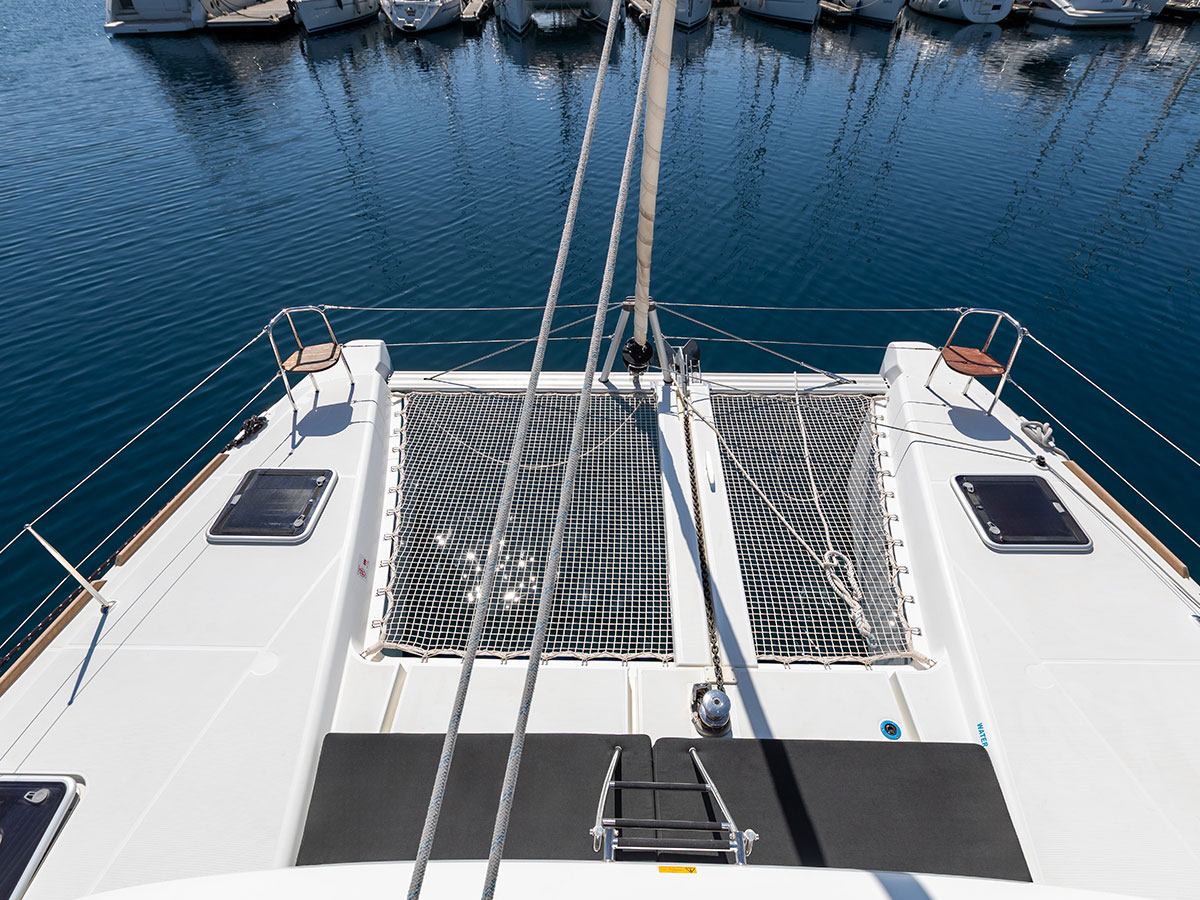 Lagoon 40 — photo 10