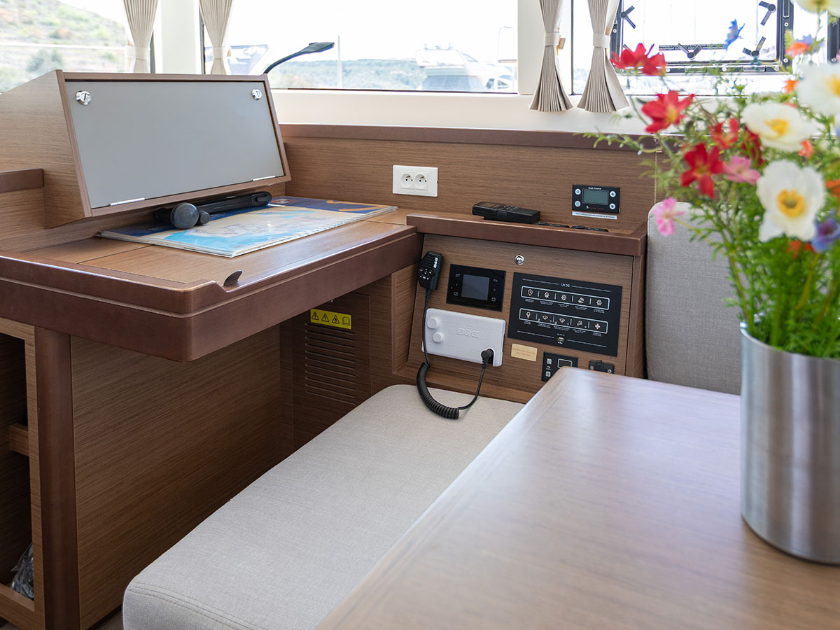 Lagoon 40 — photo 12