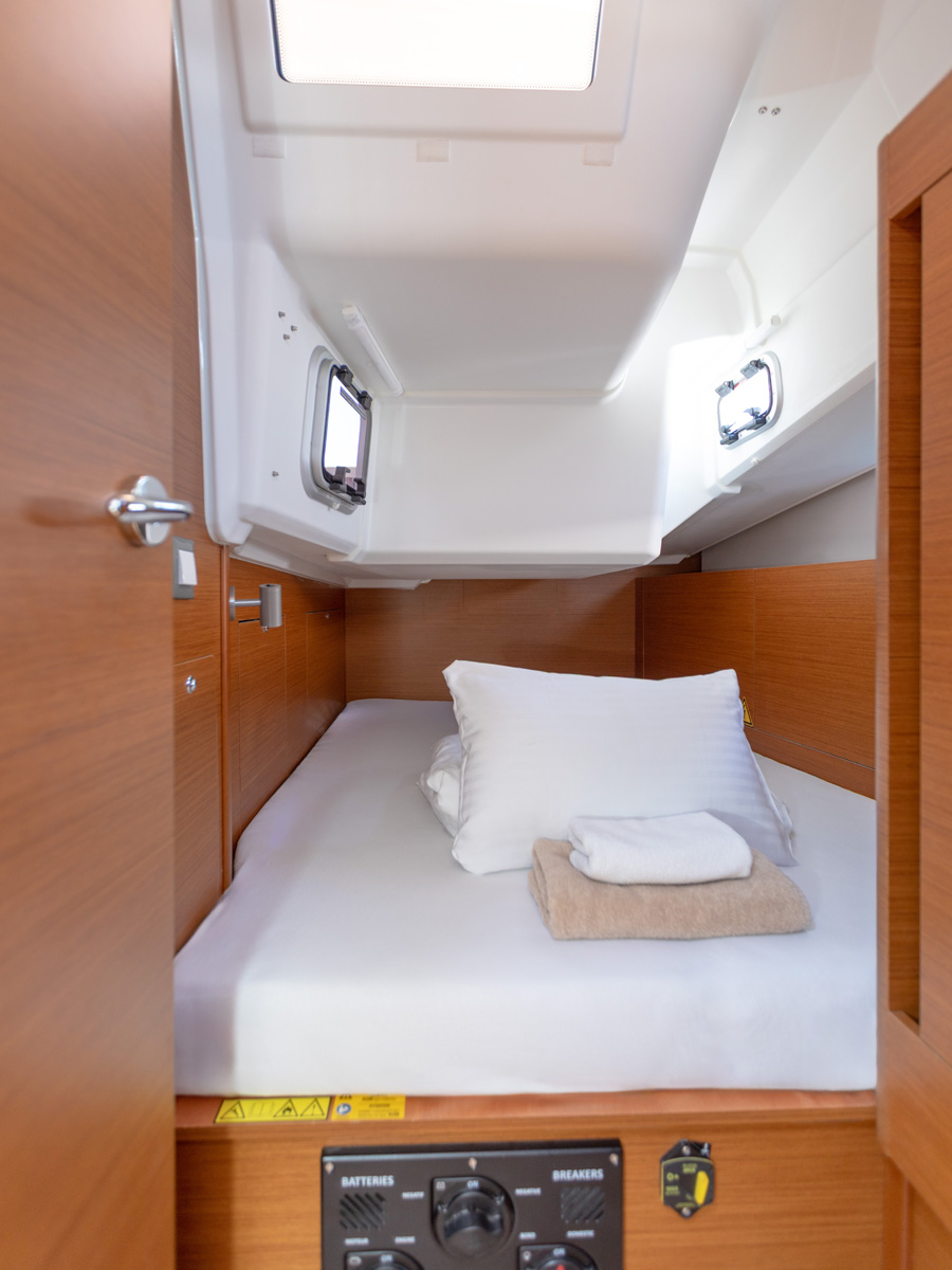 Sun Odyssey 410 — photo 2
