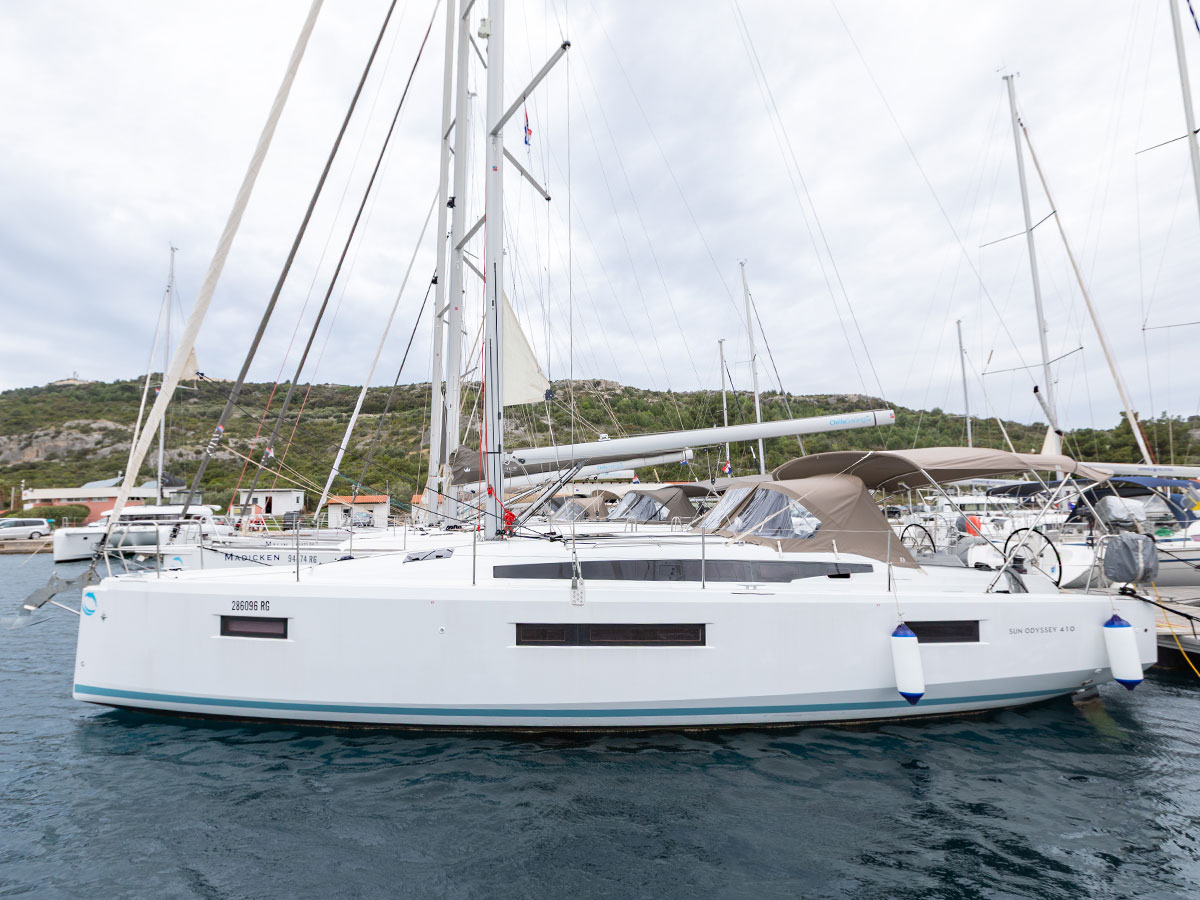 Sun Odyssey 410 — photo 11