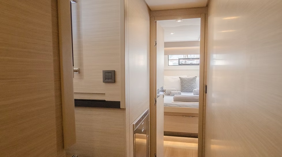 Lagoon 51 — photo 26