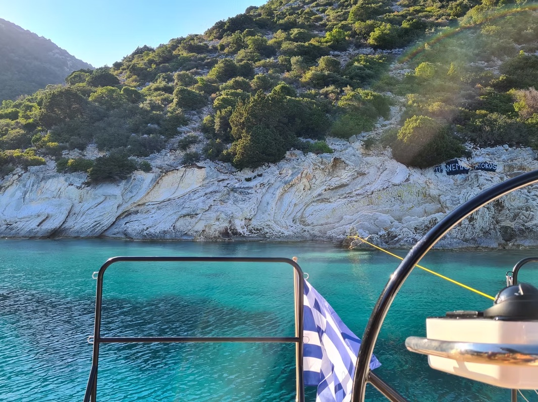Lagoon 51 — photo 8