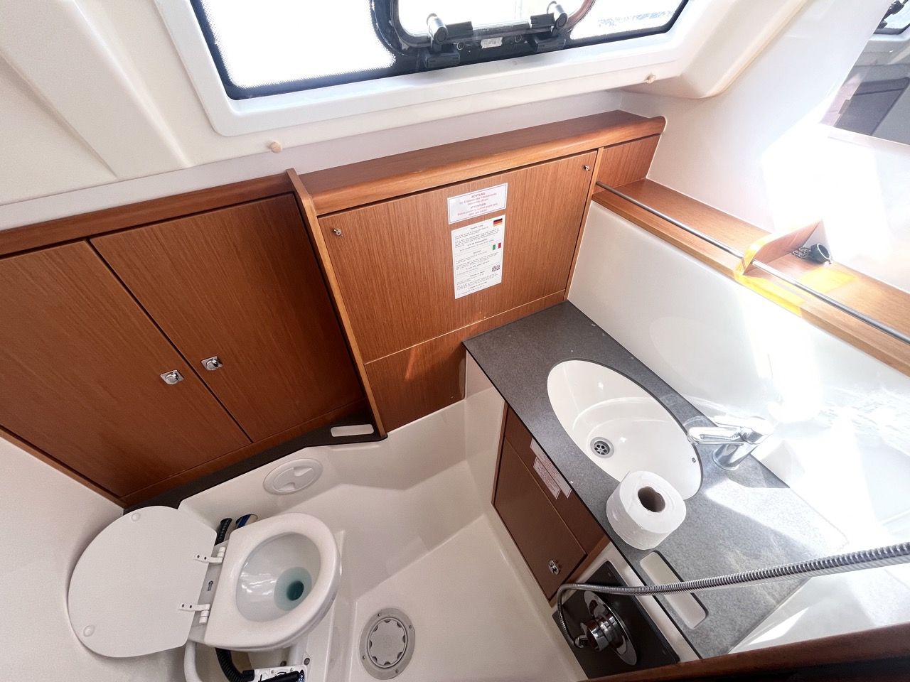 Bavaria Cruiser 37 — photo 13