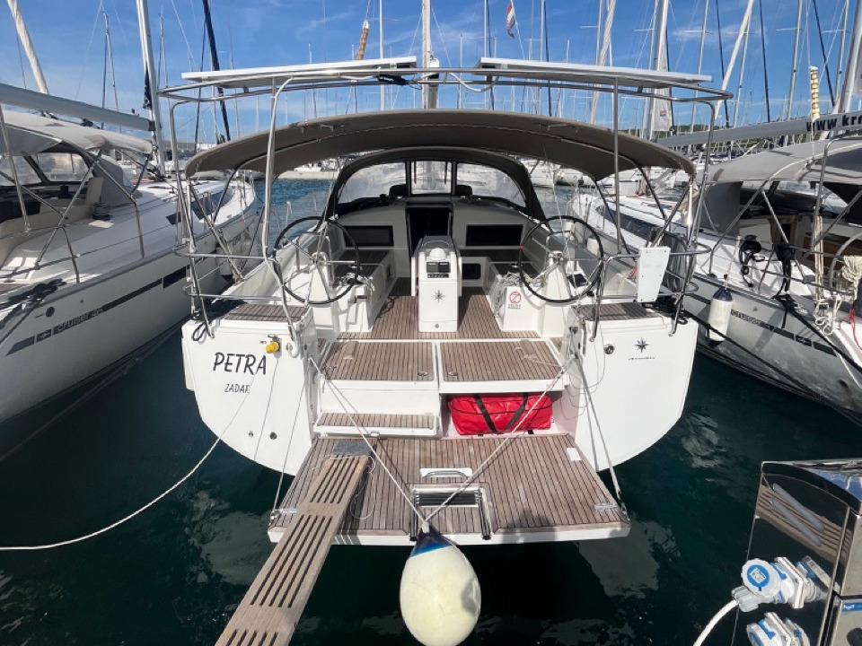 Sun Odyssey 440 — photo 1