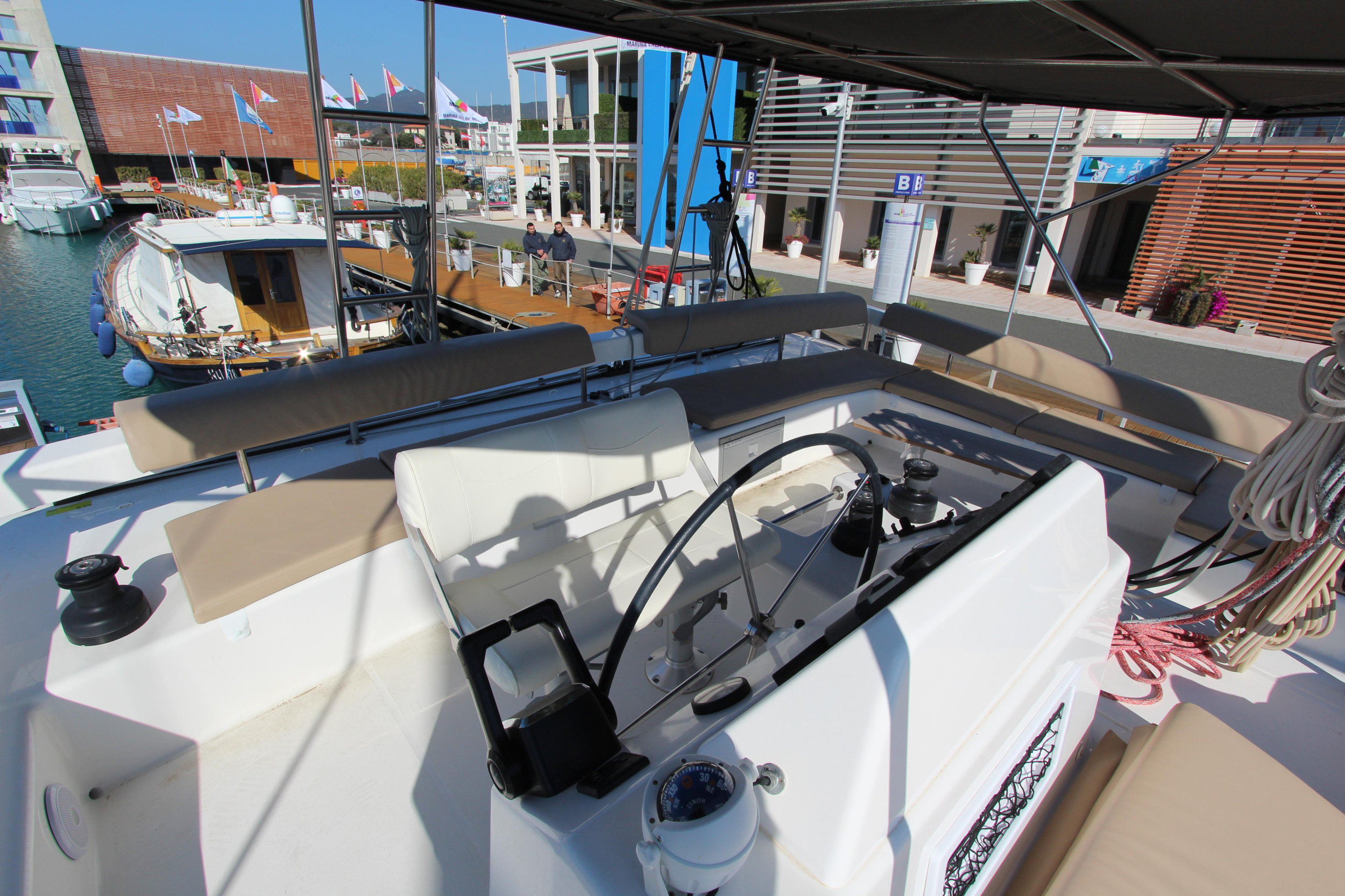 Dufour Catamaran 48 5c+5h — photo 10