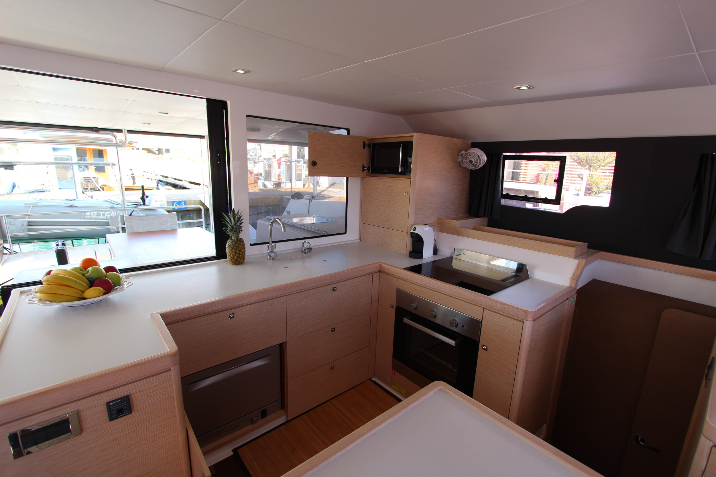 Dufour Catamaran 48 5c+5h — photo 5