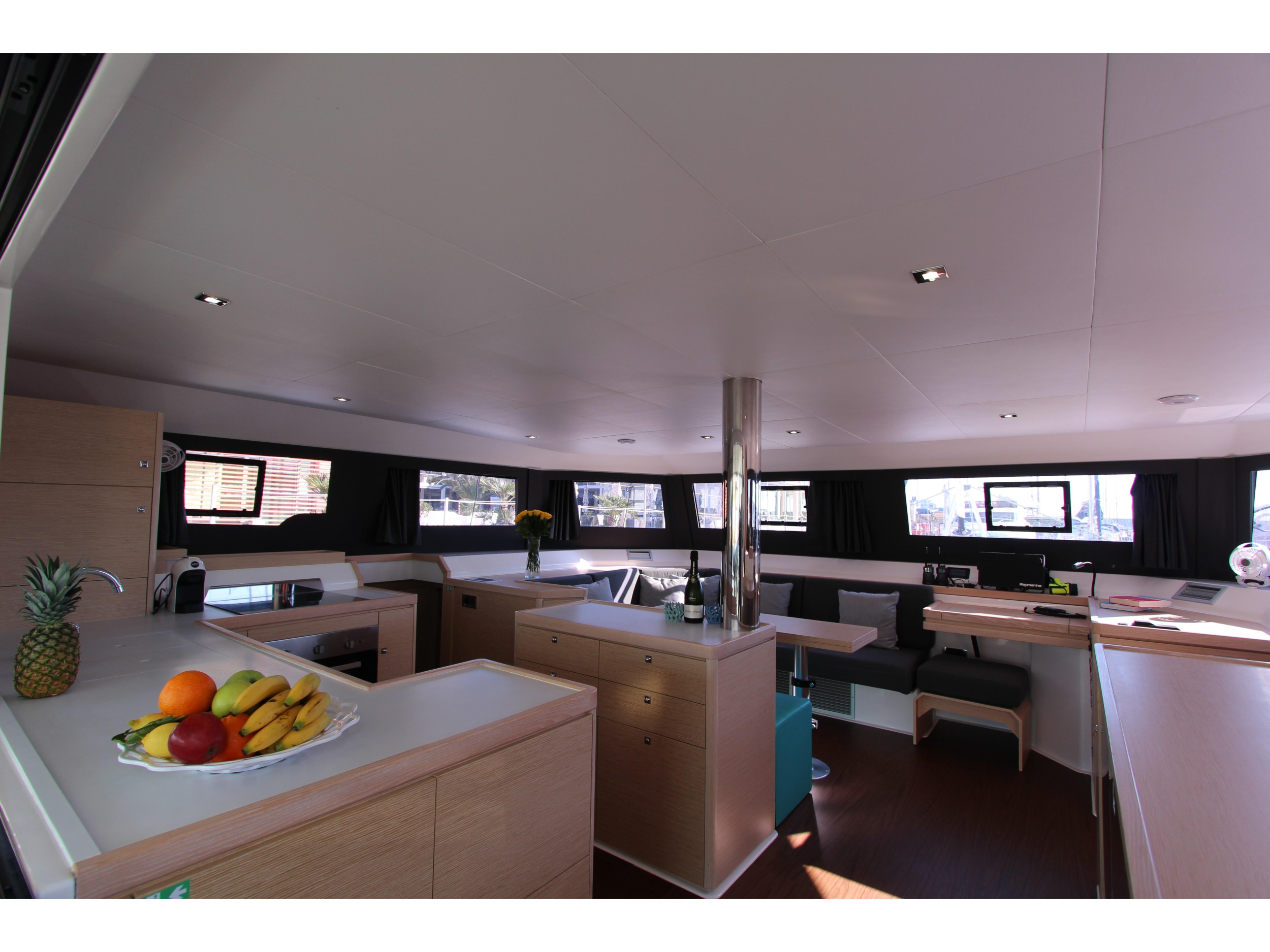 Dufour Catamaran 48 5c+5h — photo 9