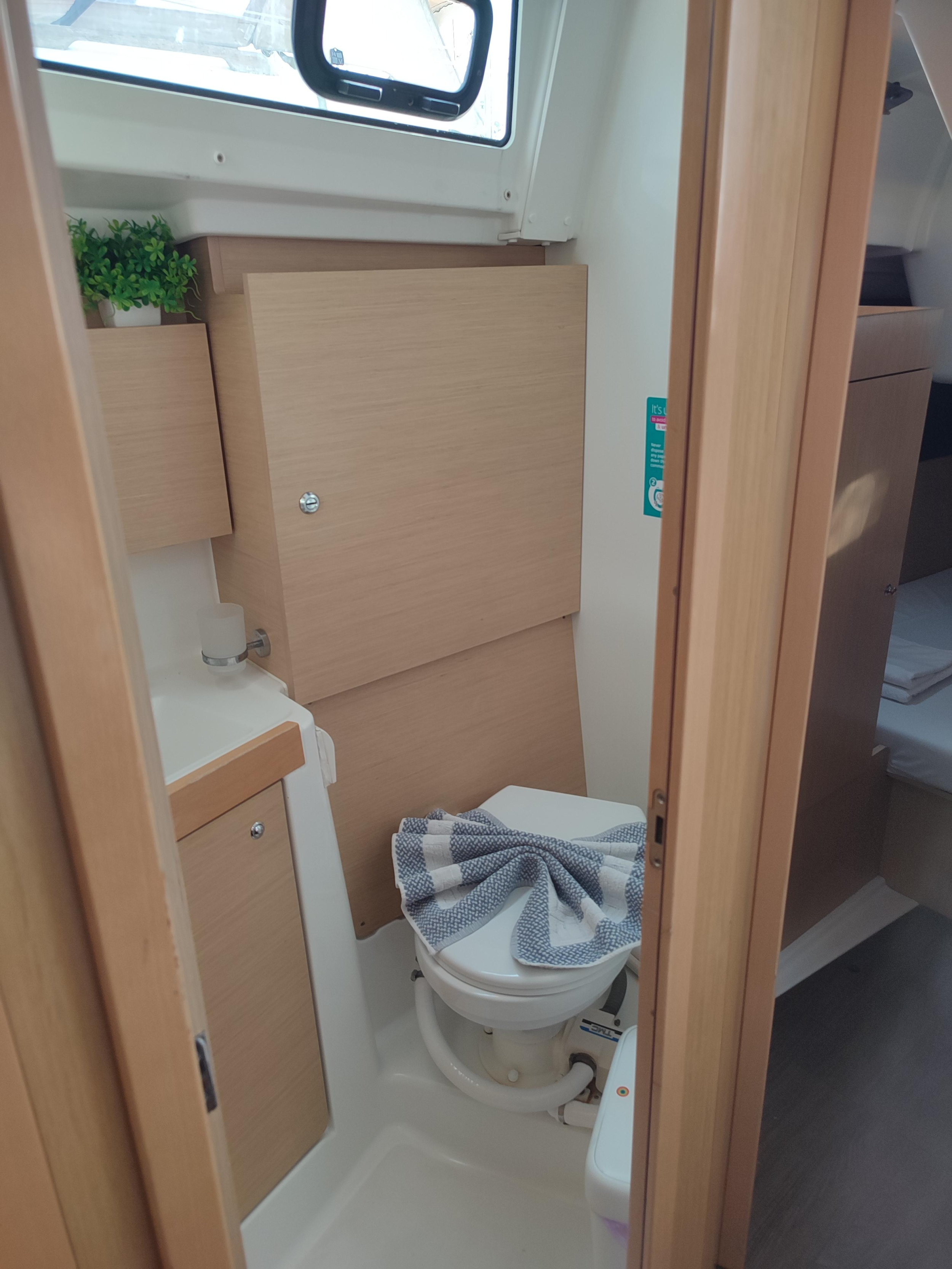 Oceanis 38 — photo 14